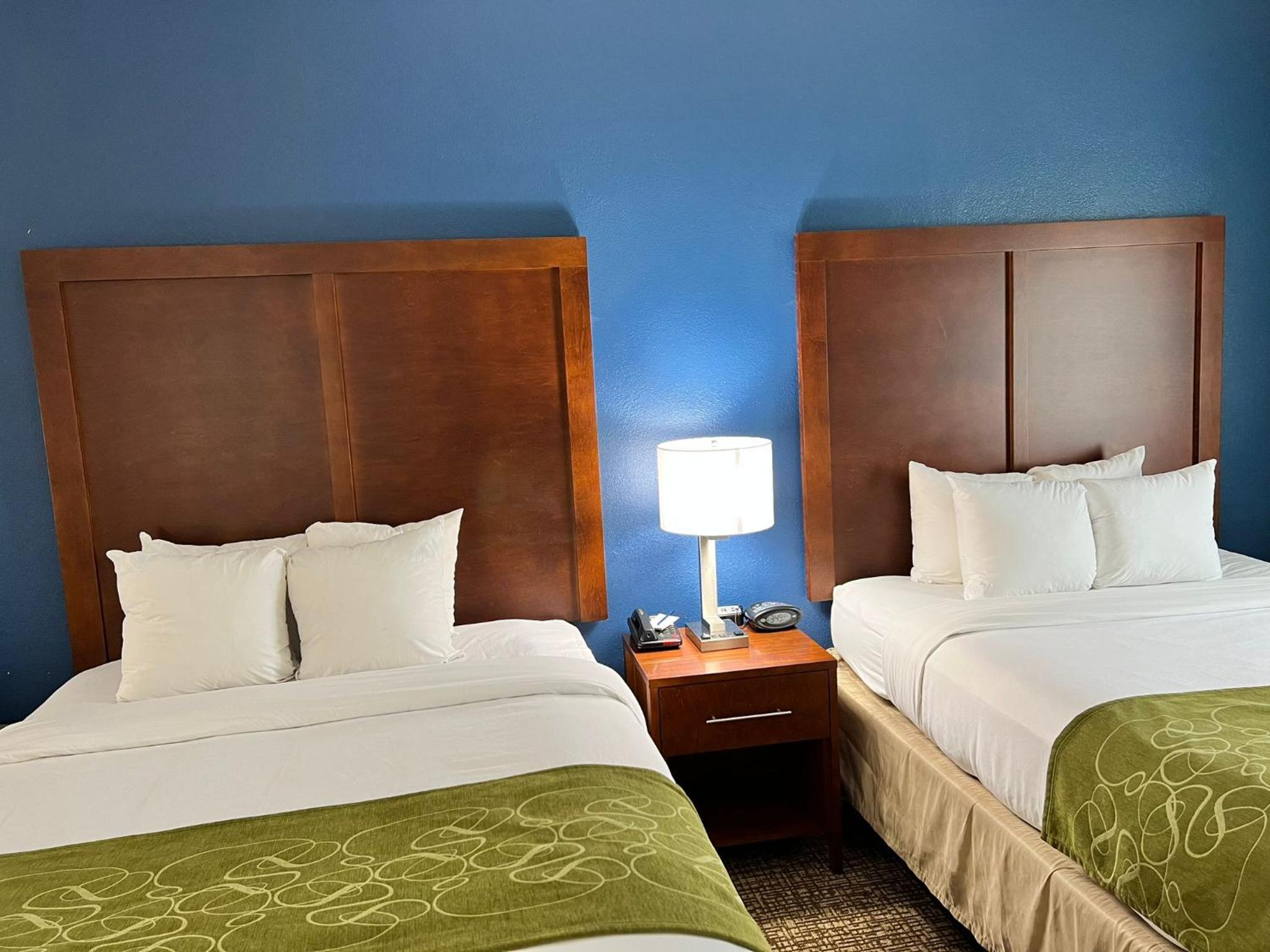 Double Suite with Two Double Beds - Non Smoking - Photo 4