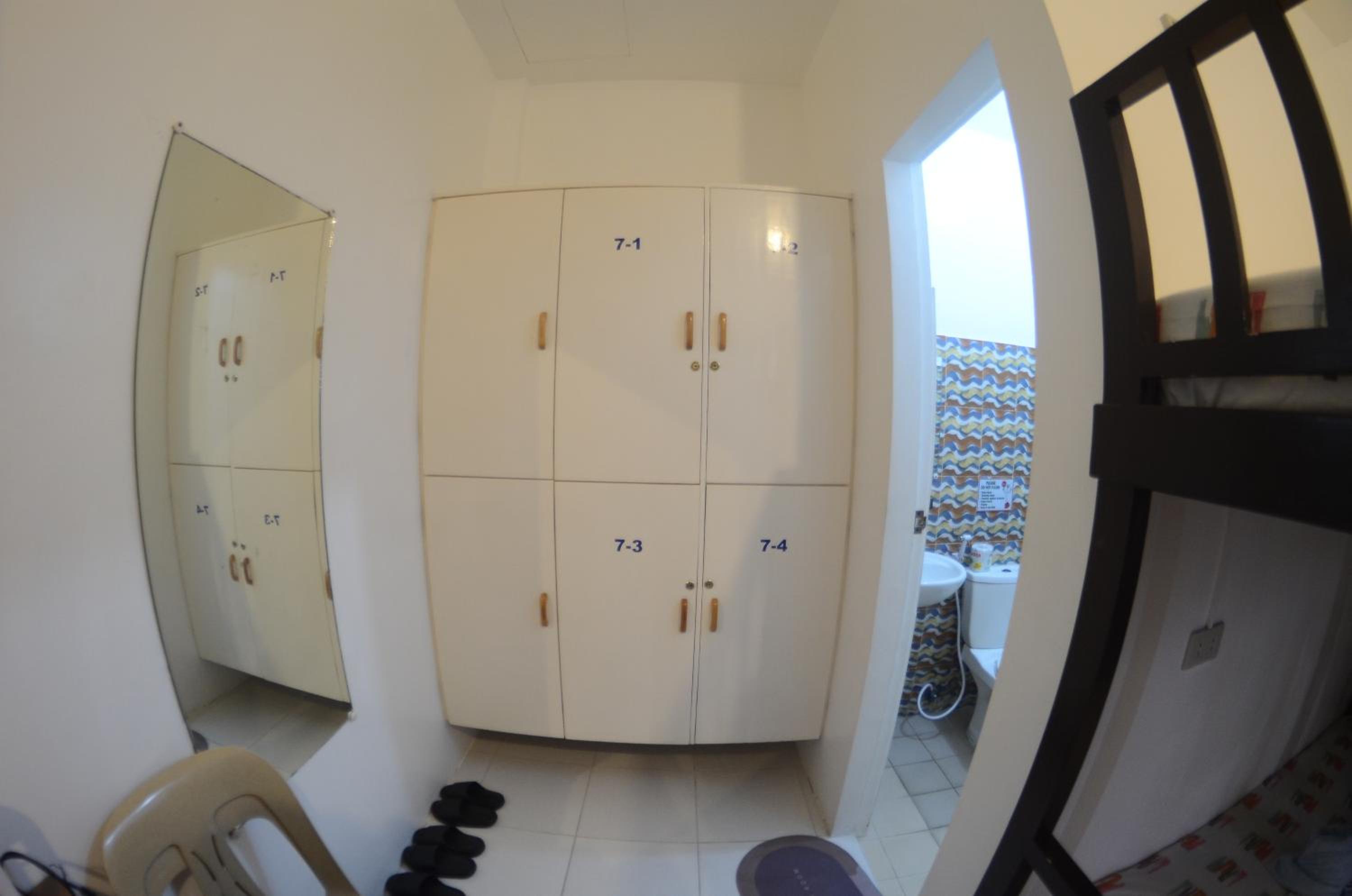 Quadruple Room With Private Bathroom photo 3
