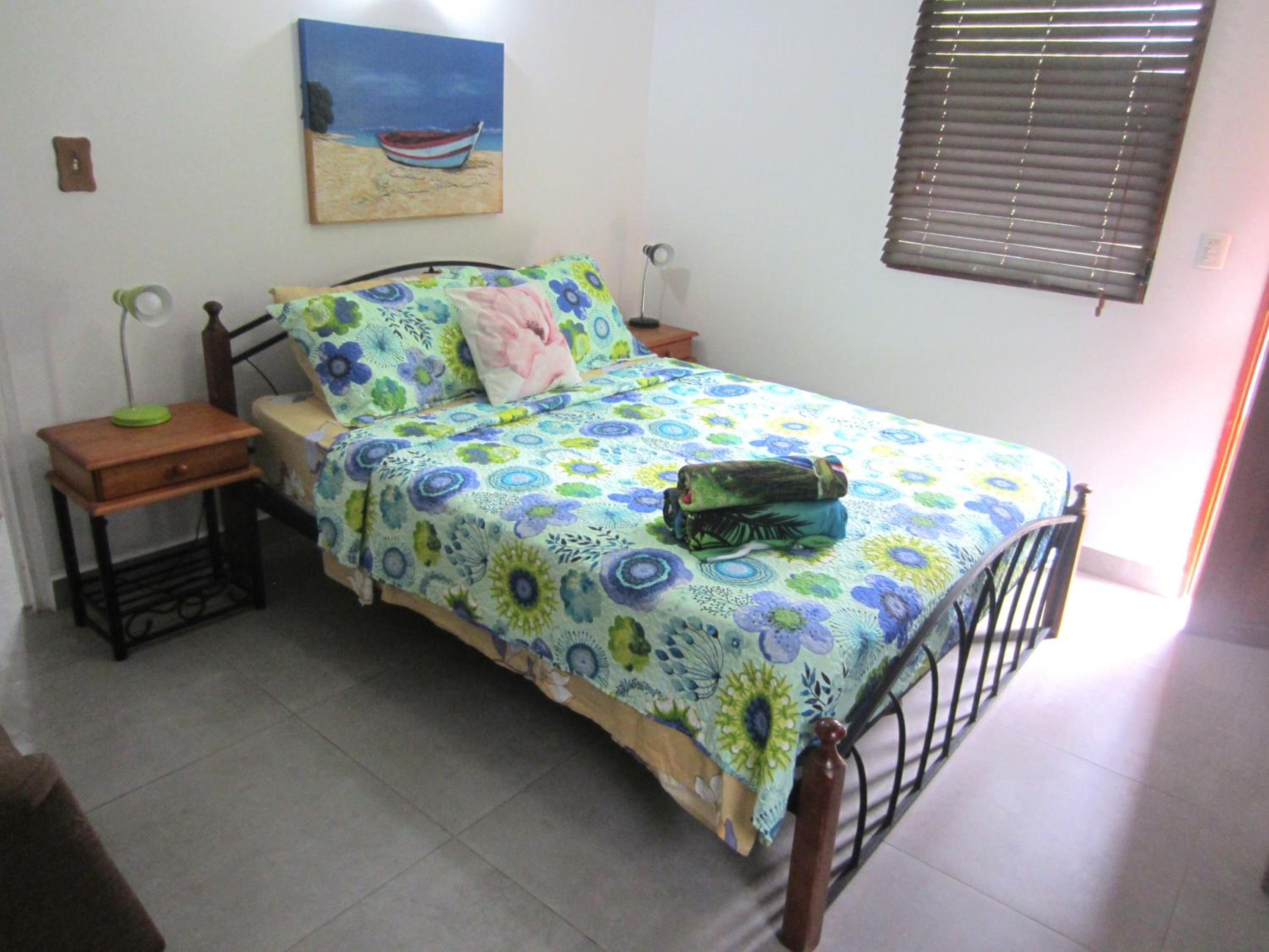 Queen Room photo 2