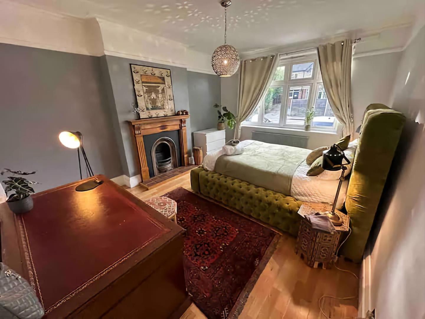 Deluxe King Room photo 2