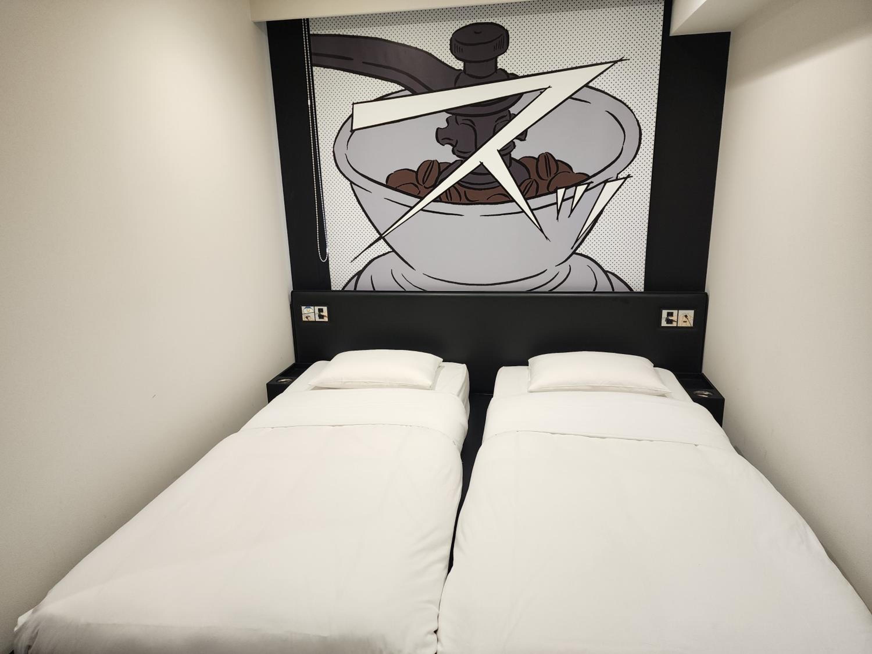 Twin Room with Sea View photo 3