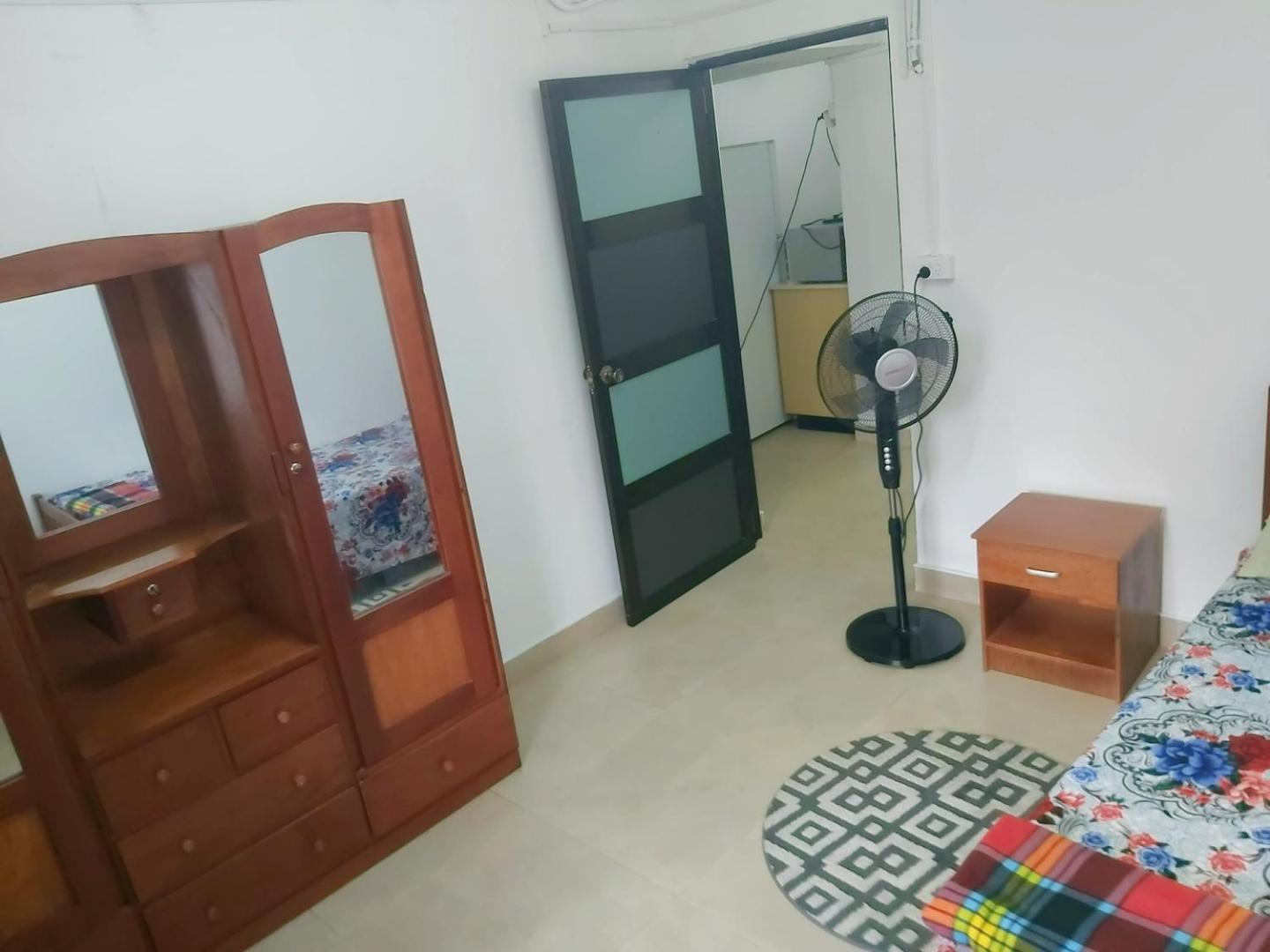 Budget Single Room photo 3