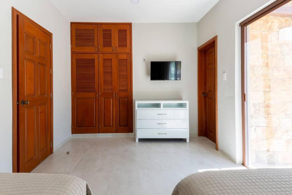 Three-Bedroom House photo 1