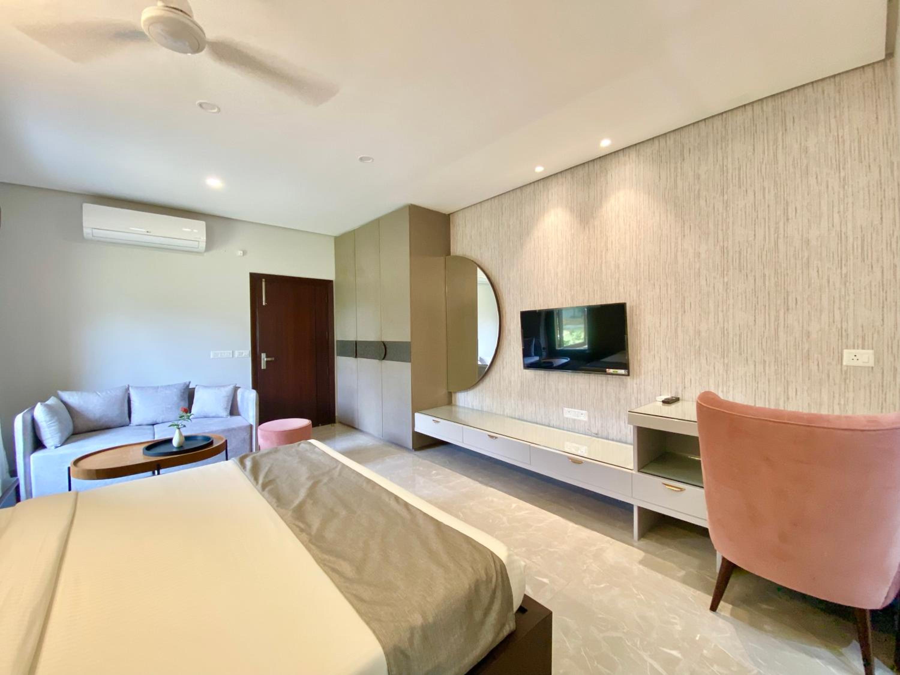 Studio Apartment photo 1