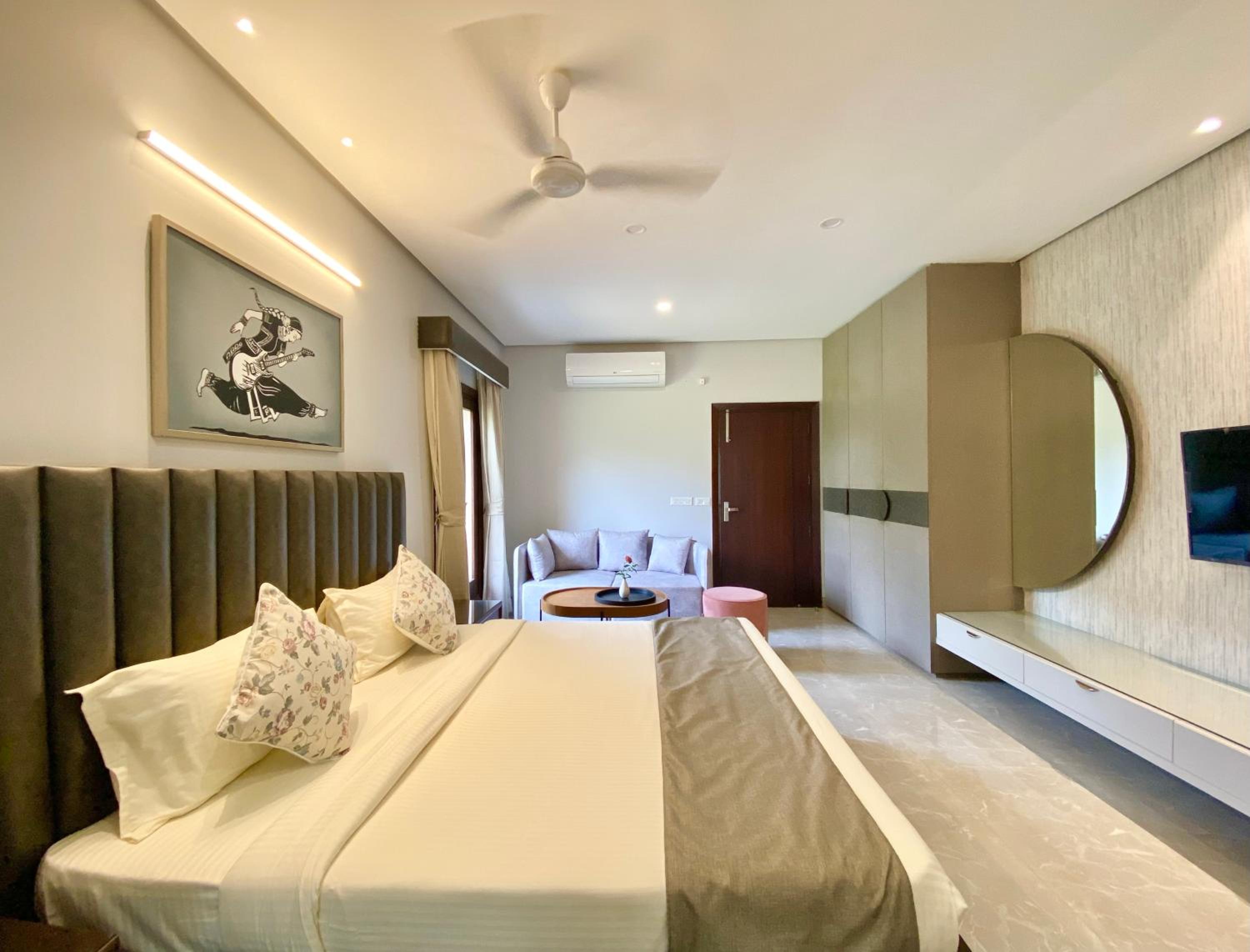 Studio Apartment photo 2