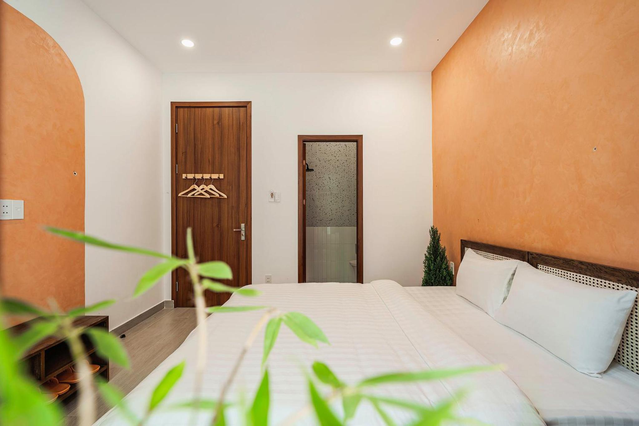 Deluxe Double Room with Balcony - Photo 3