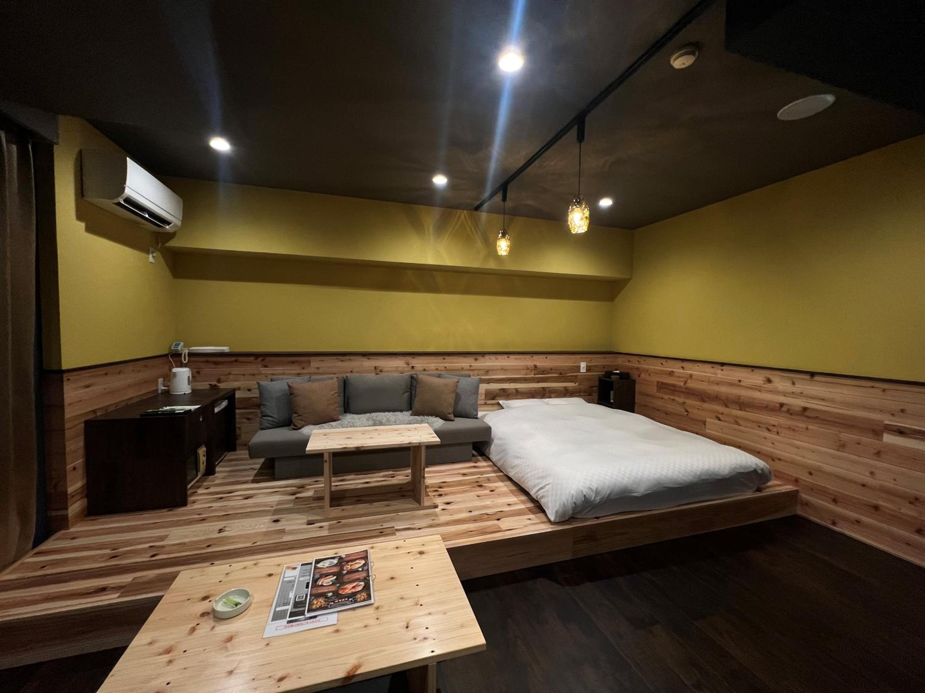 Deluxe Queen Room - Photo 2