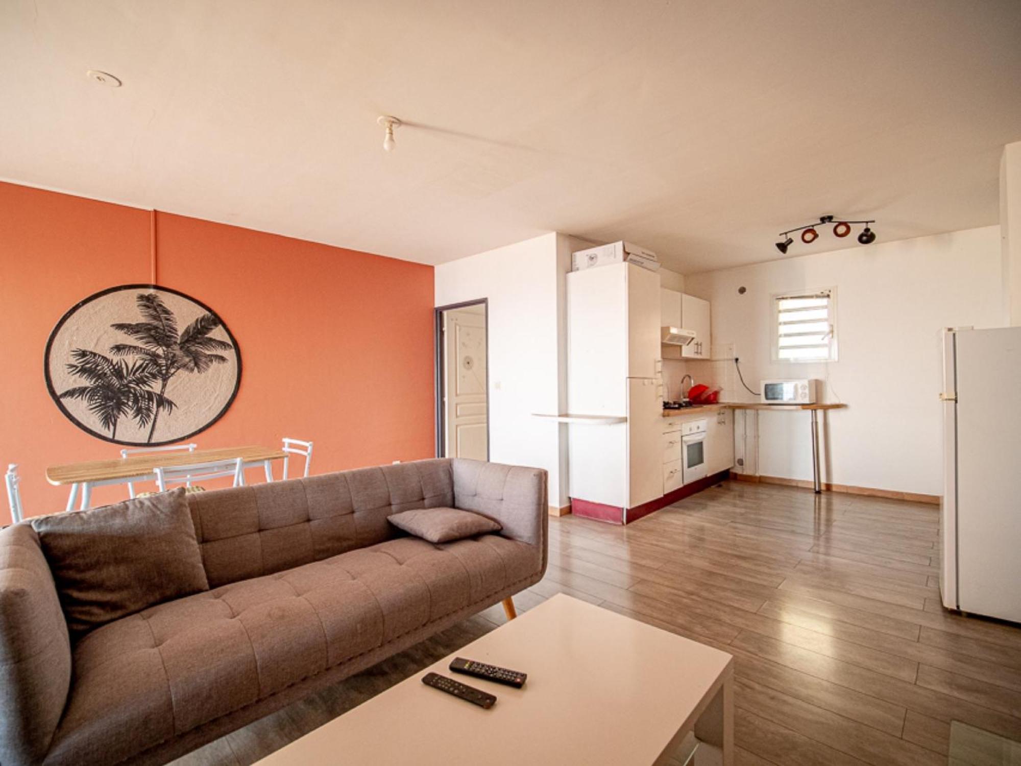 One-Bedroom Apartment photo 1