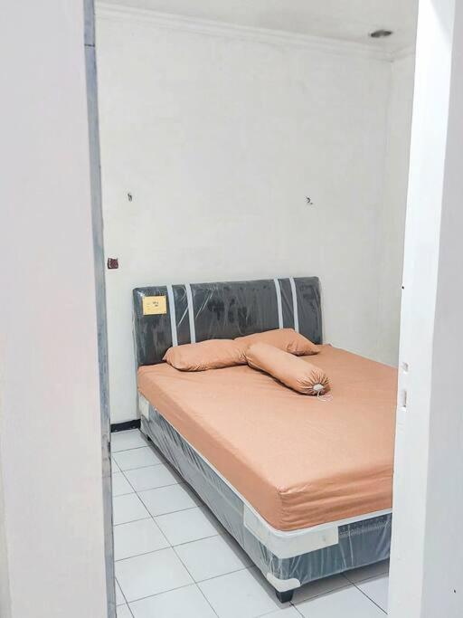 One-Bedroom House photo 1