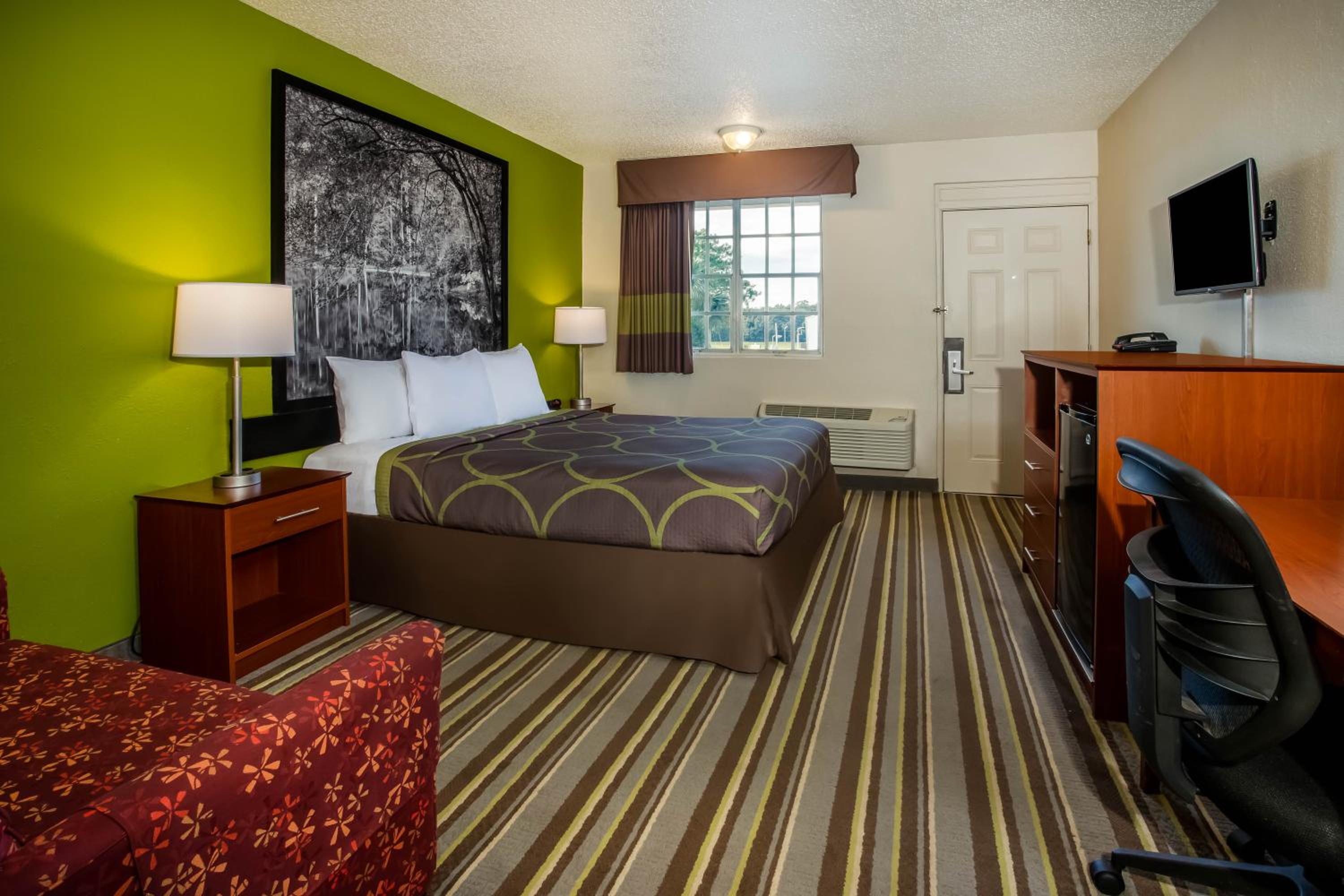 King Room with Courtyard View - First Floor/Non-Smoking photo 3