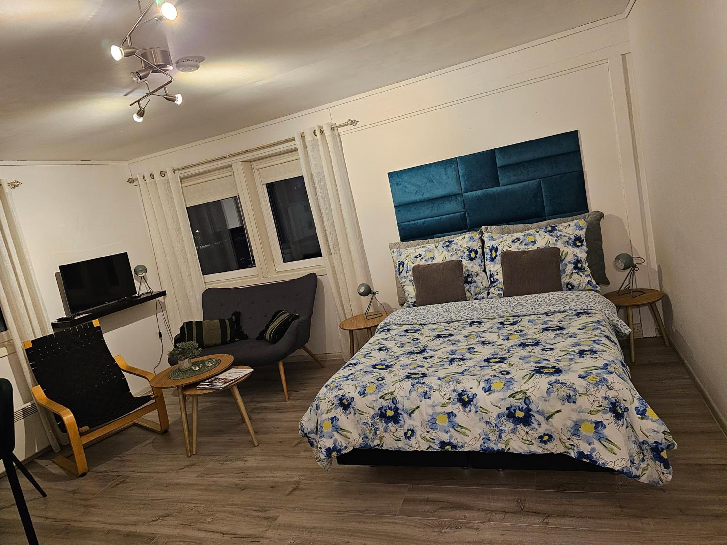 One-Bedroom Apartment - Photo 19