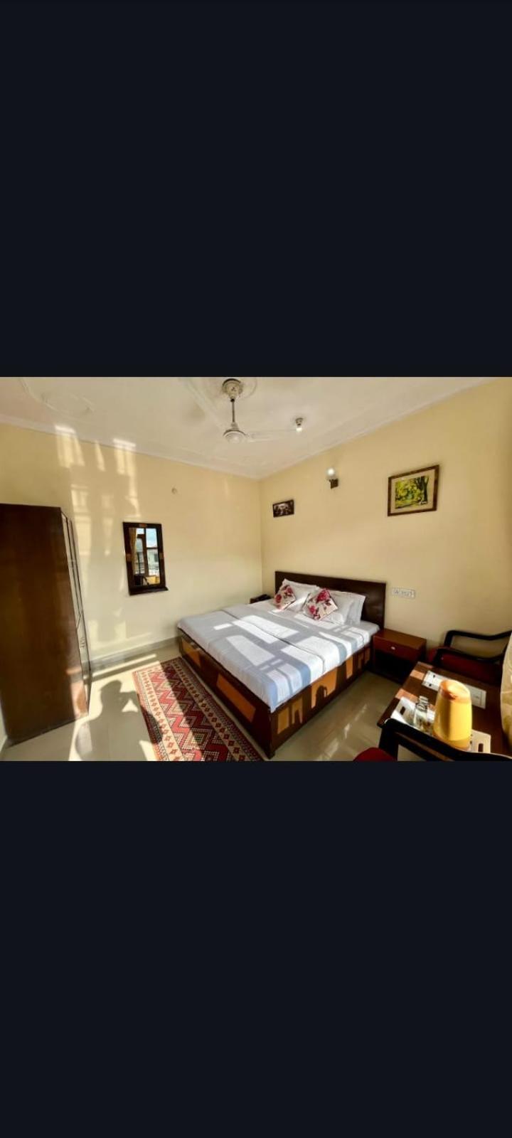 Double Room with Balcony - Photo 5
