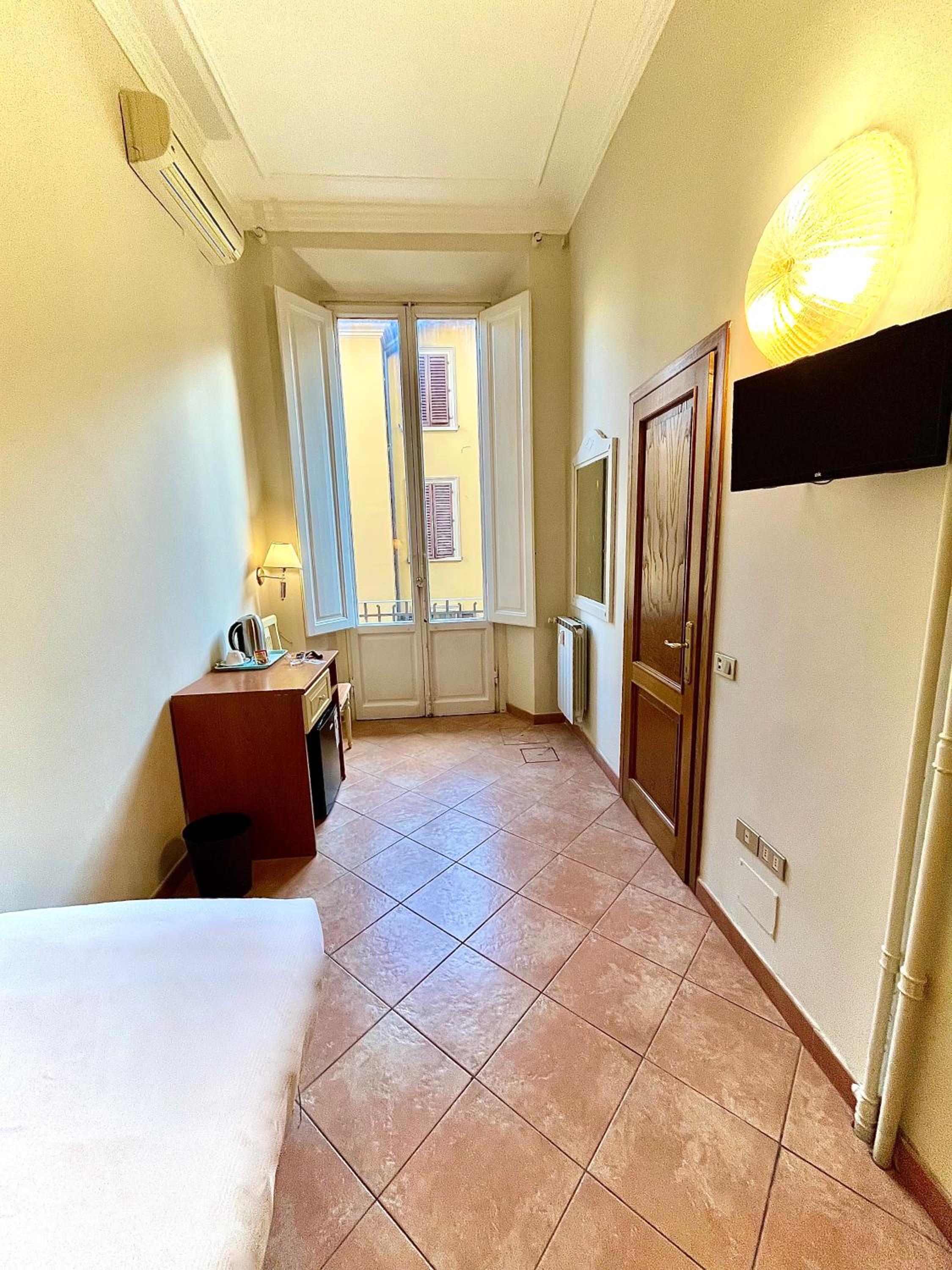 Single Room photo 1