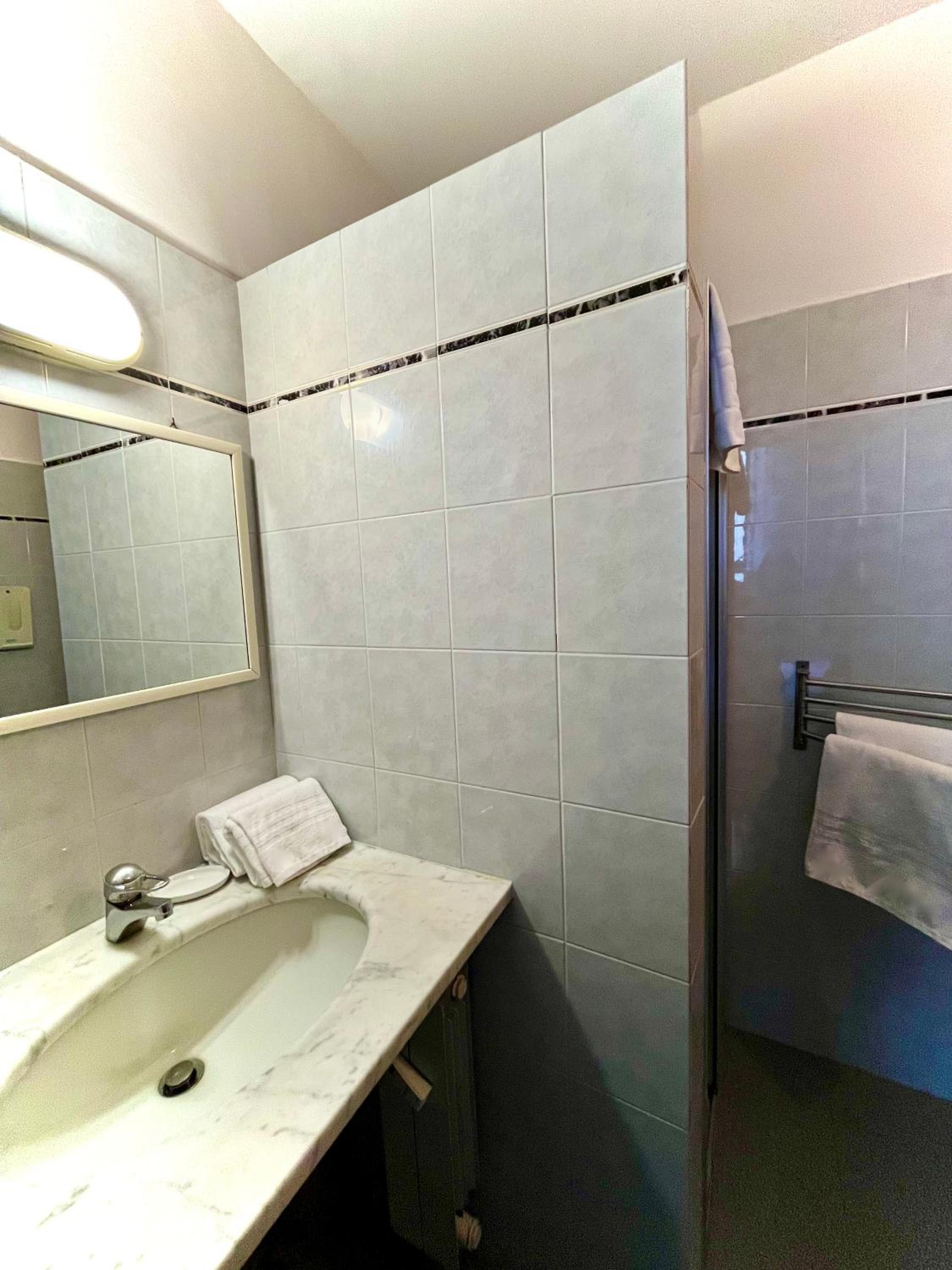 Double or Twin Room photo 3