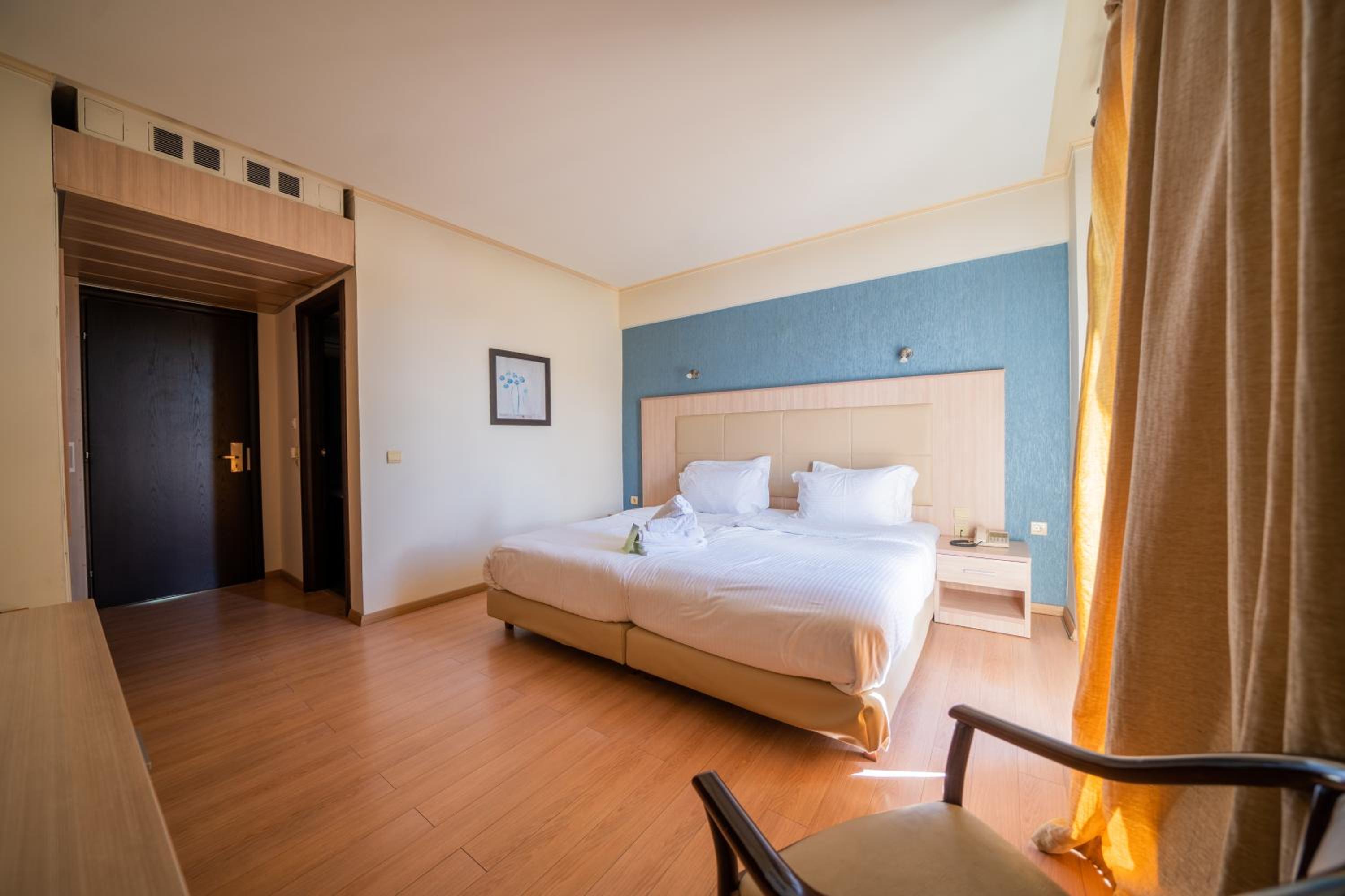 Double or Twin Room with Pool View - Photo 1