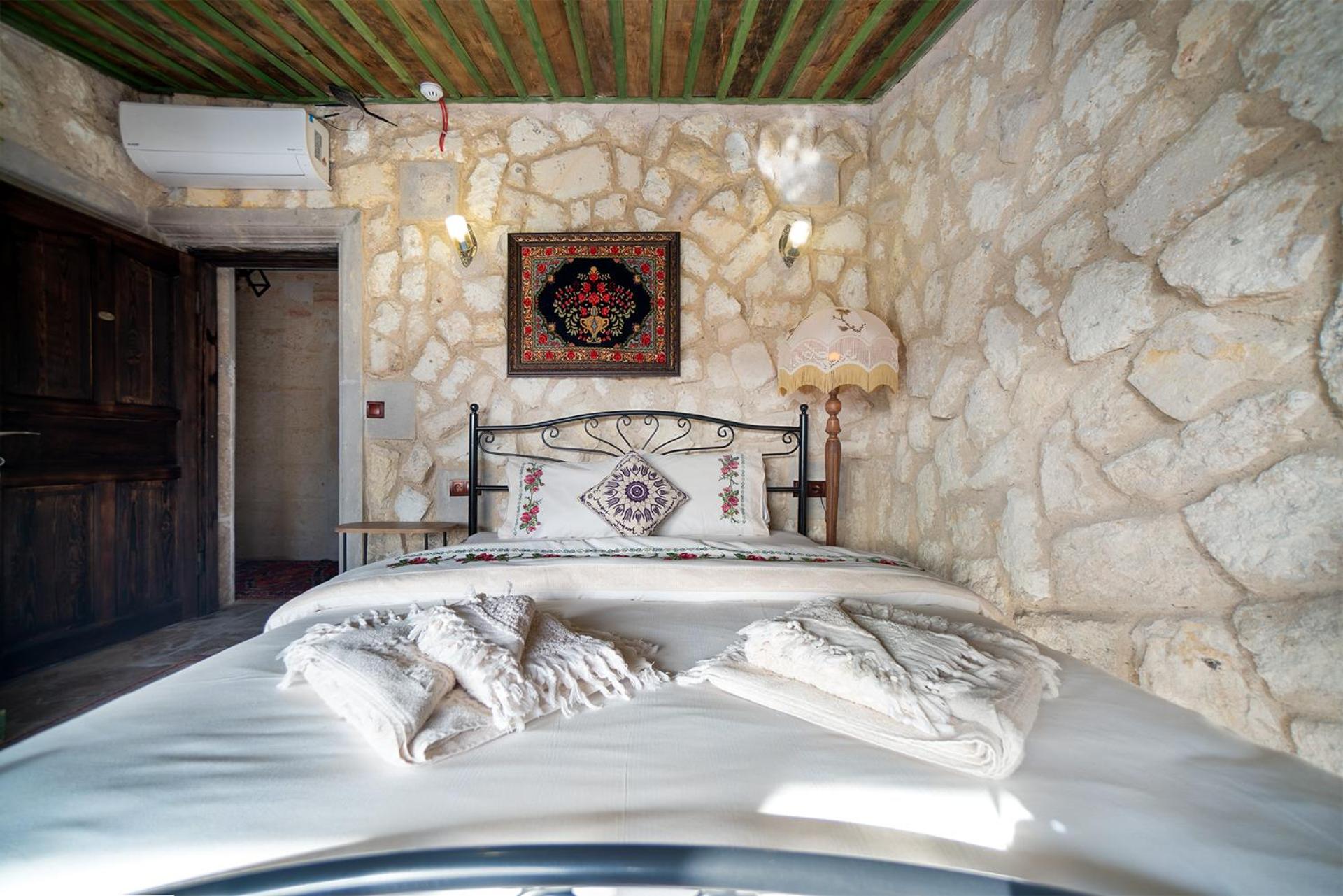 Queen Room with Spa Bath photo 3