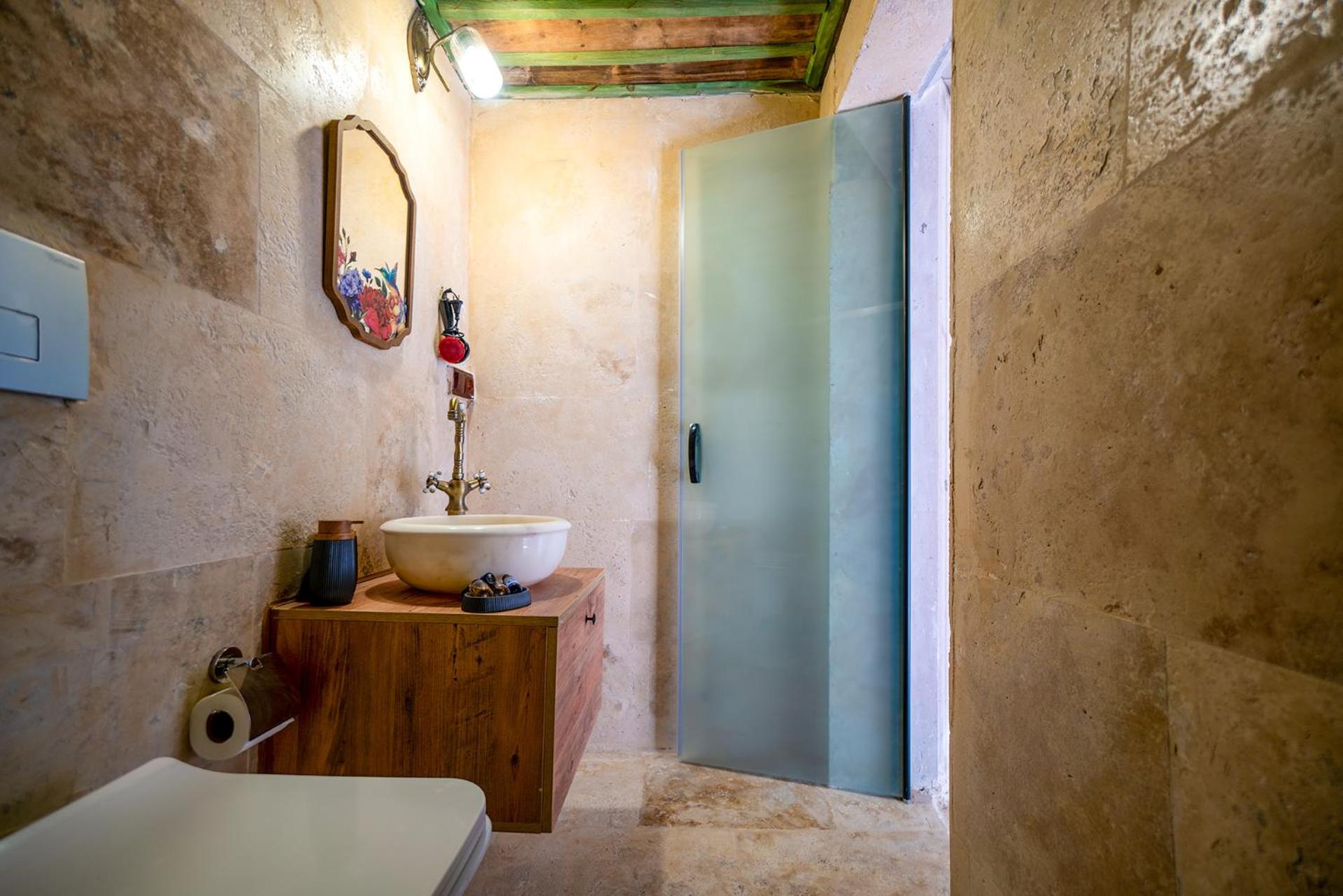 King Room with Spa Bath photo 2