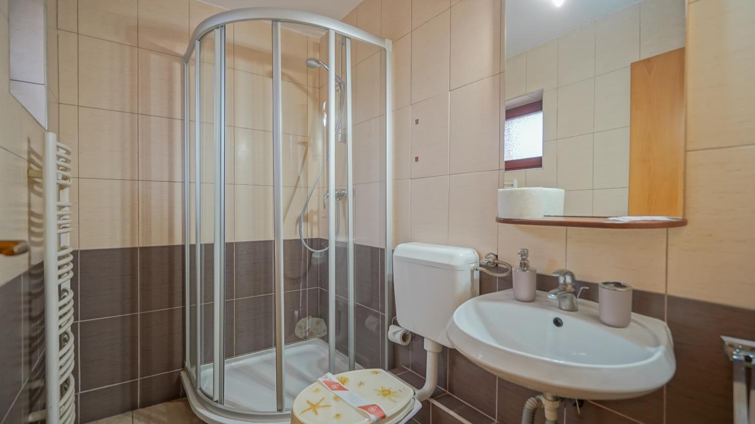 Double Room - Photo 6