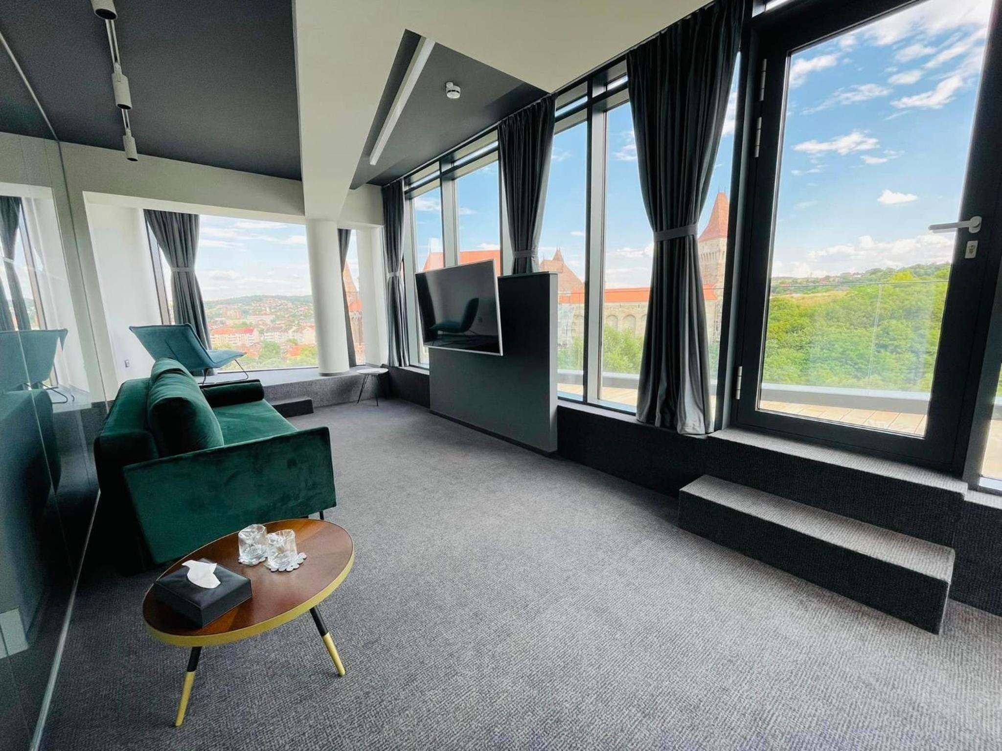 Apartment with Terrace - Photo 10