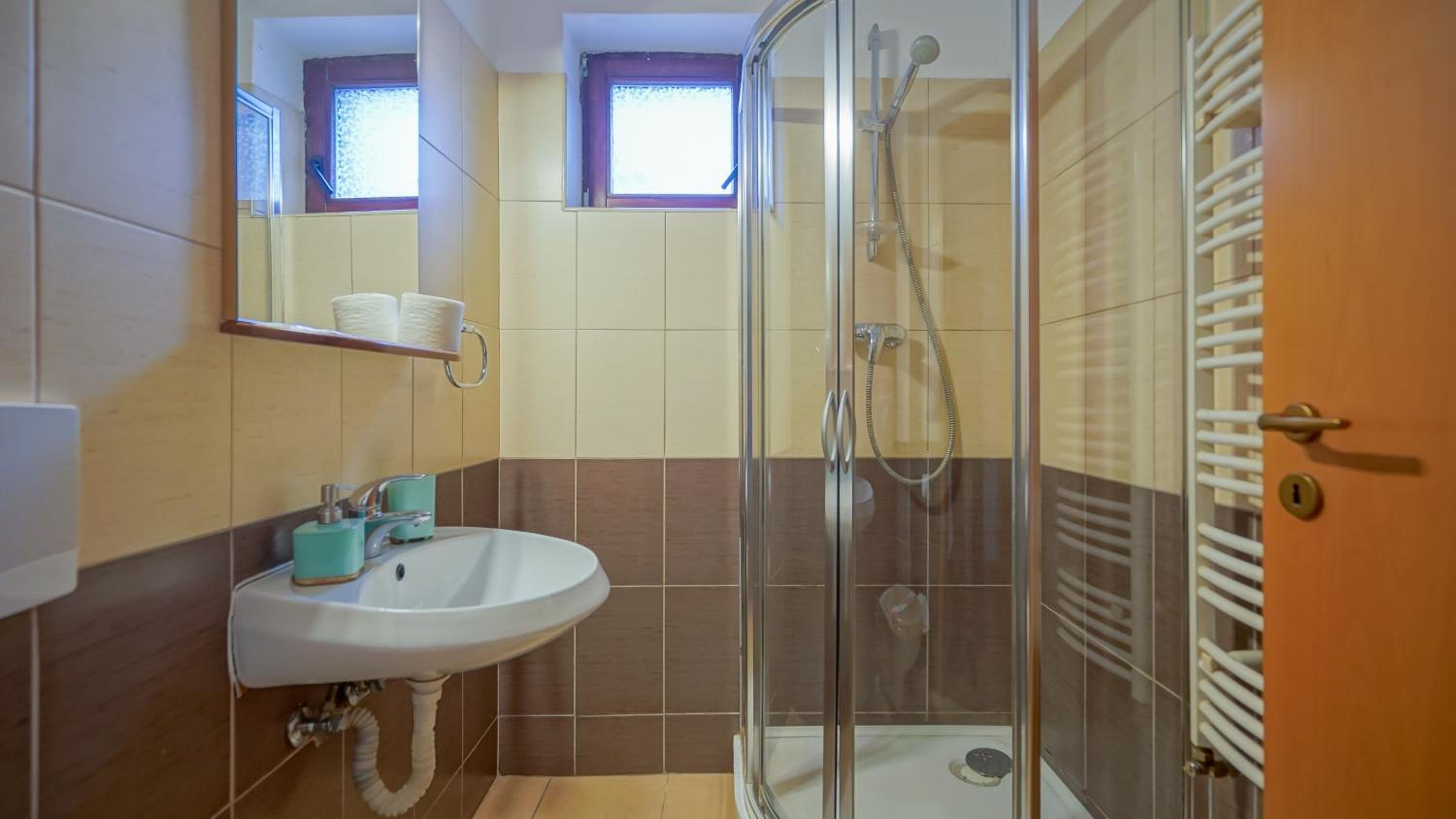 Double Room - Photo 8