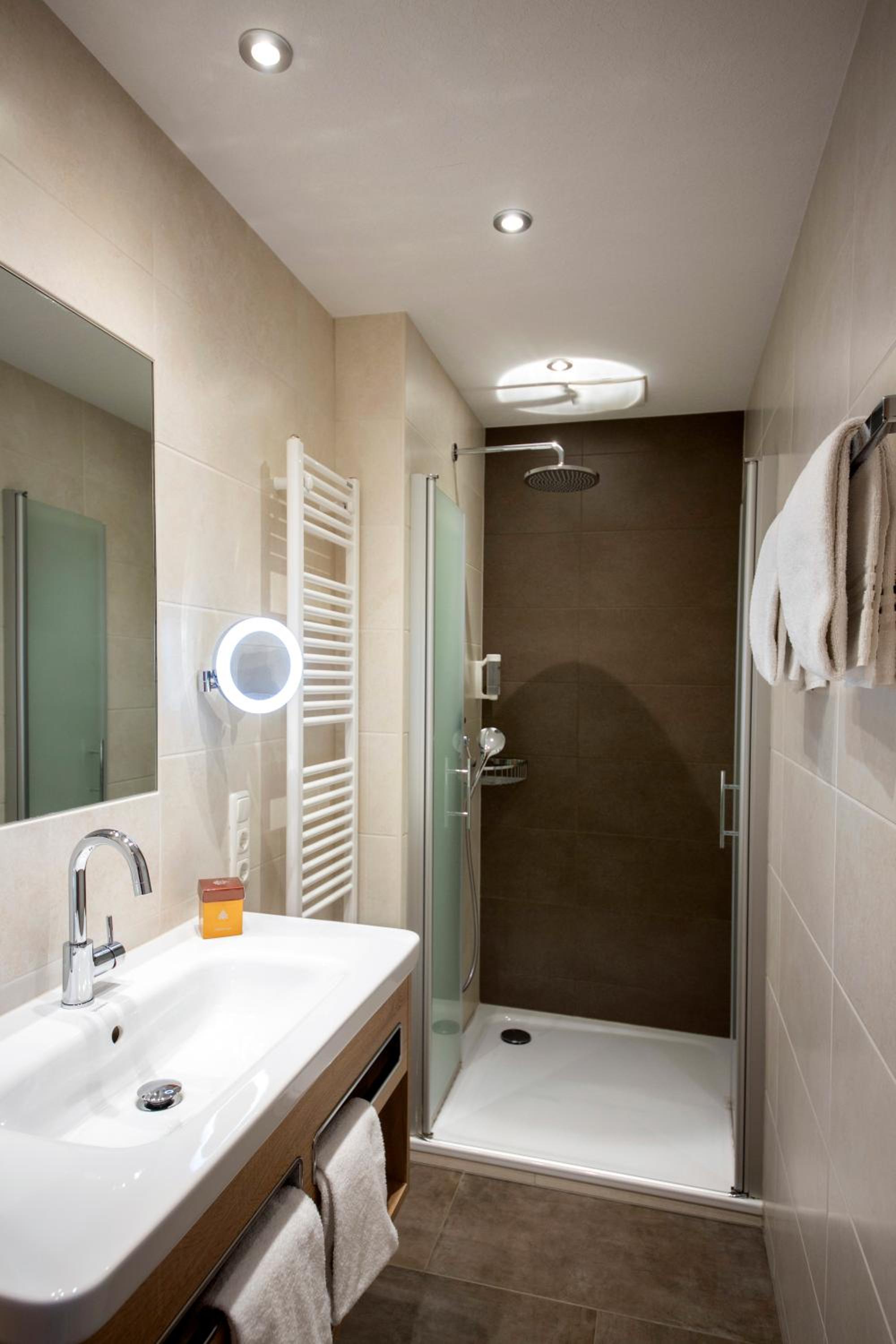 Standard Double Room - Photo 7