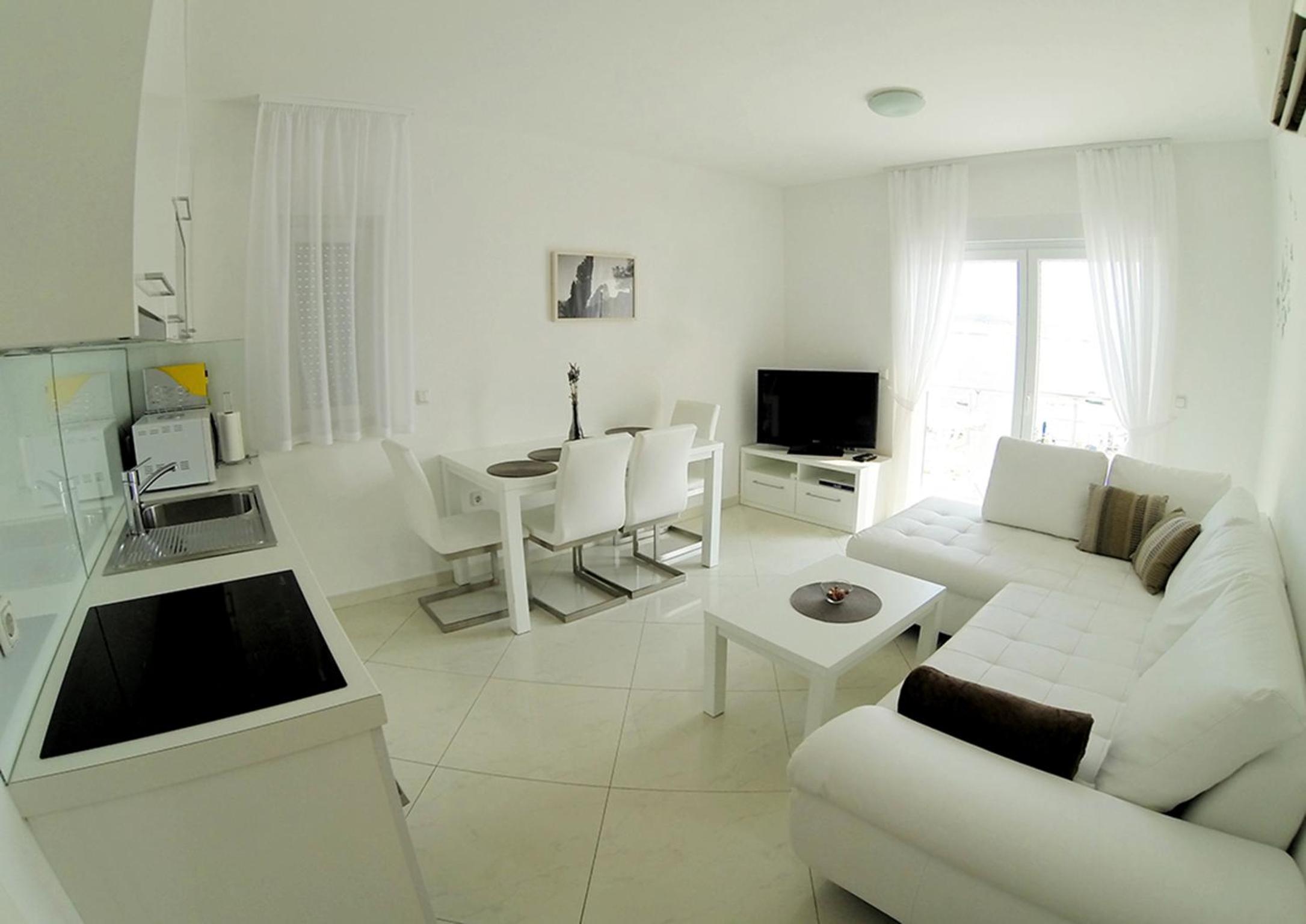 Two-Bedroom Apartment with Sea View photo 3