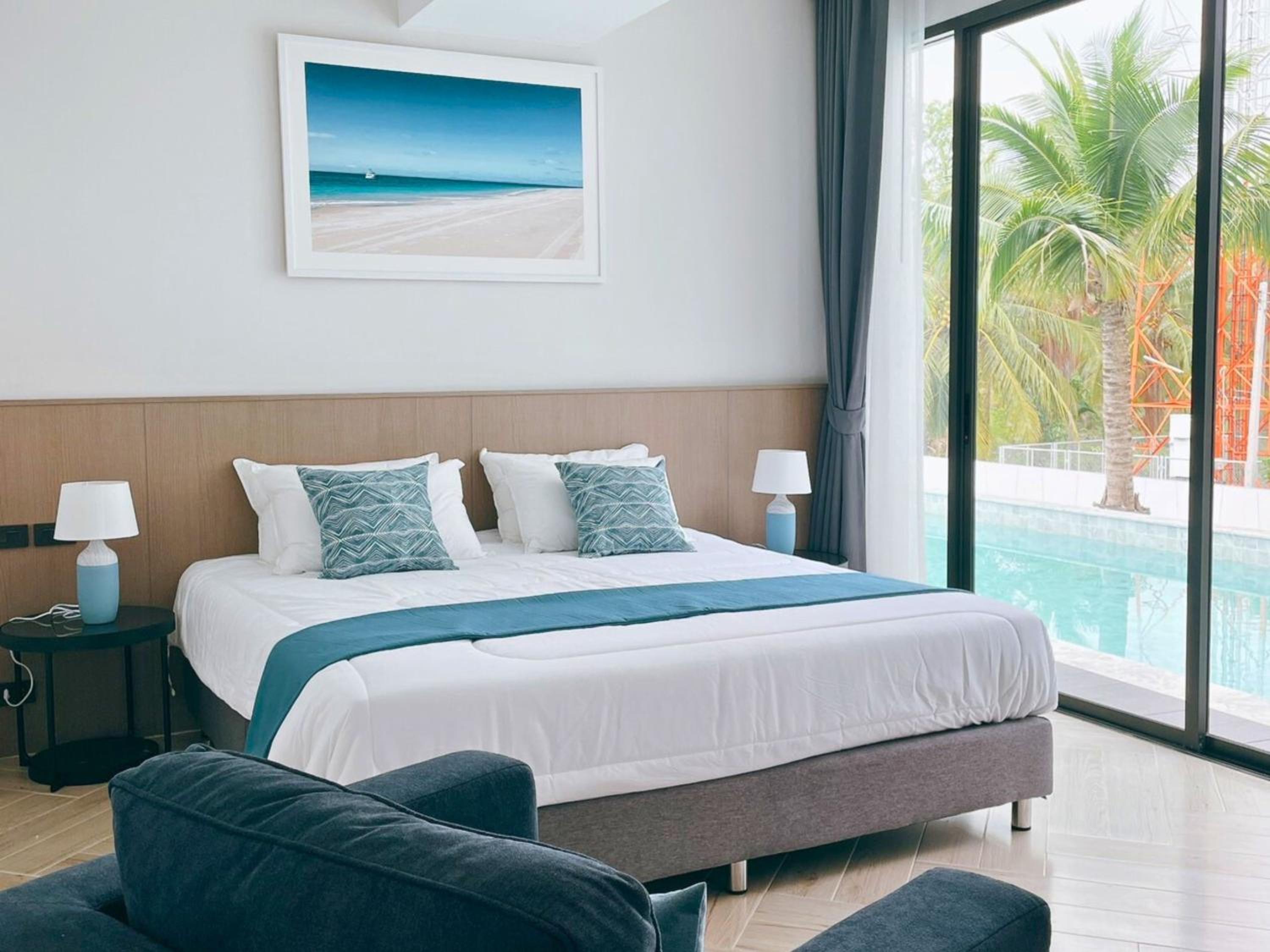 King Room with Pool View photo 3
