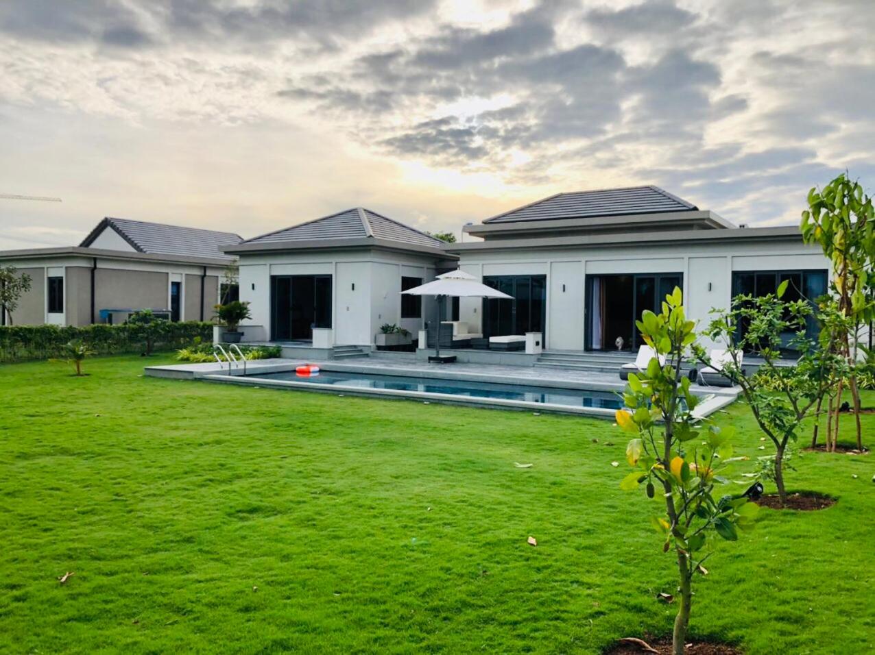 Three-Bedroom Villa photo 2