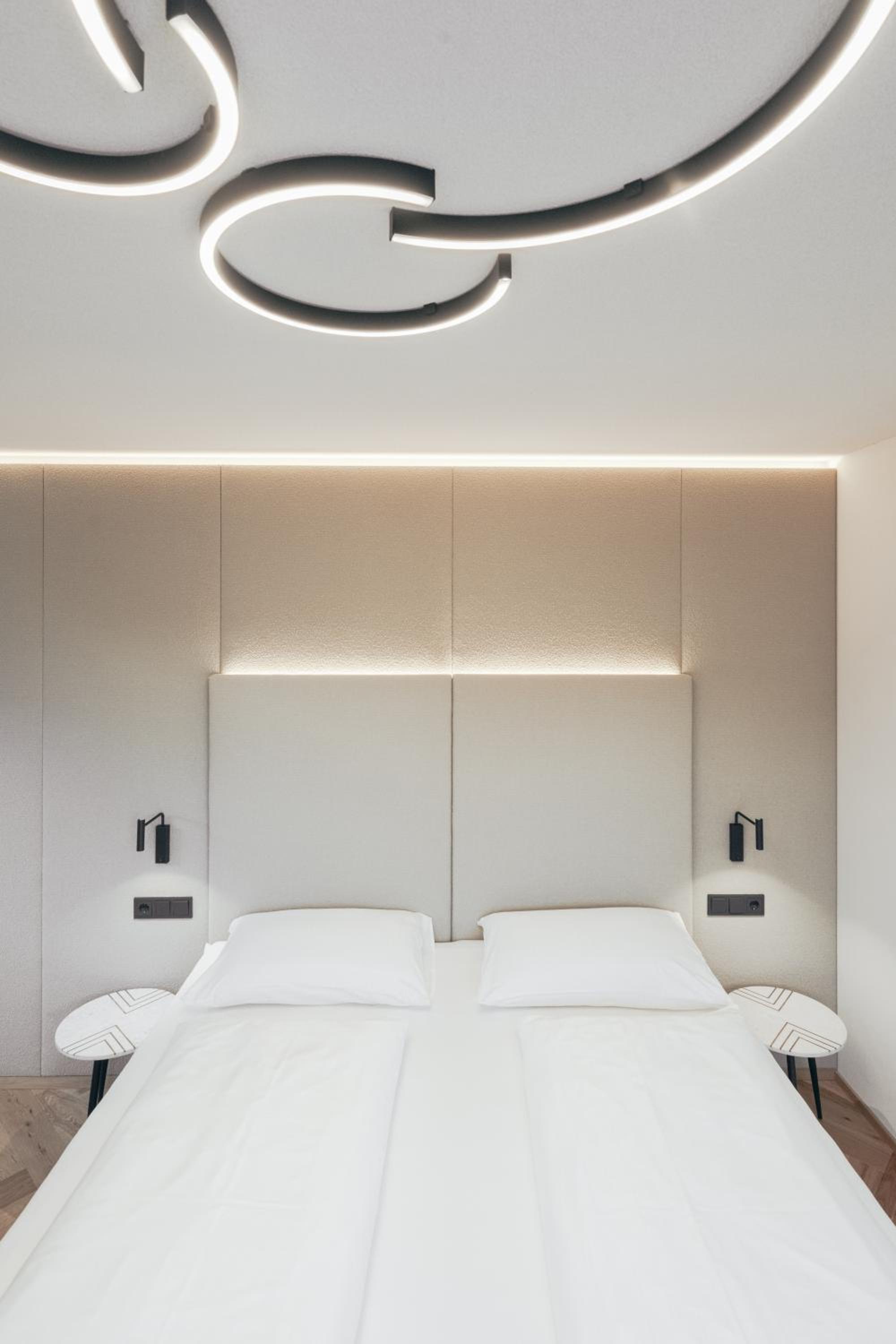 Deluxe Junior Suite - Photo 2