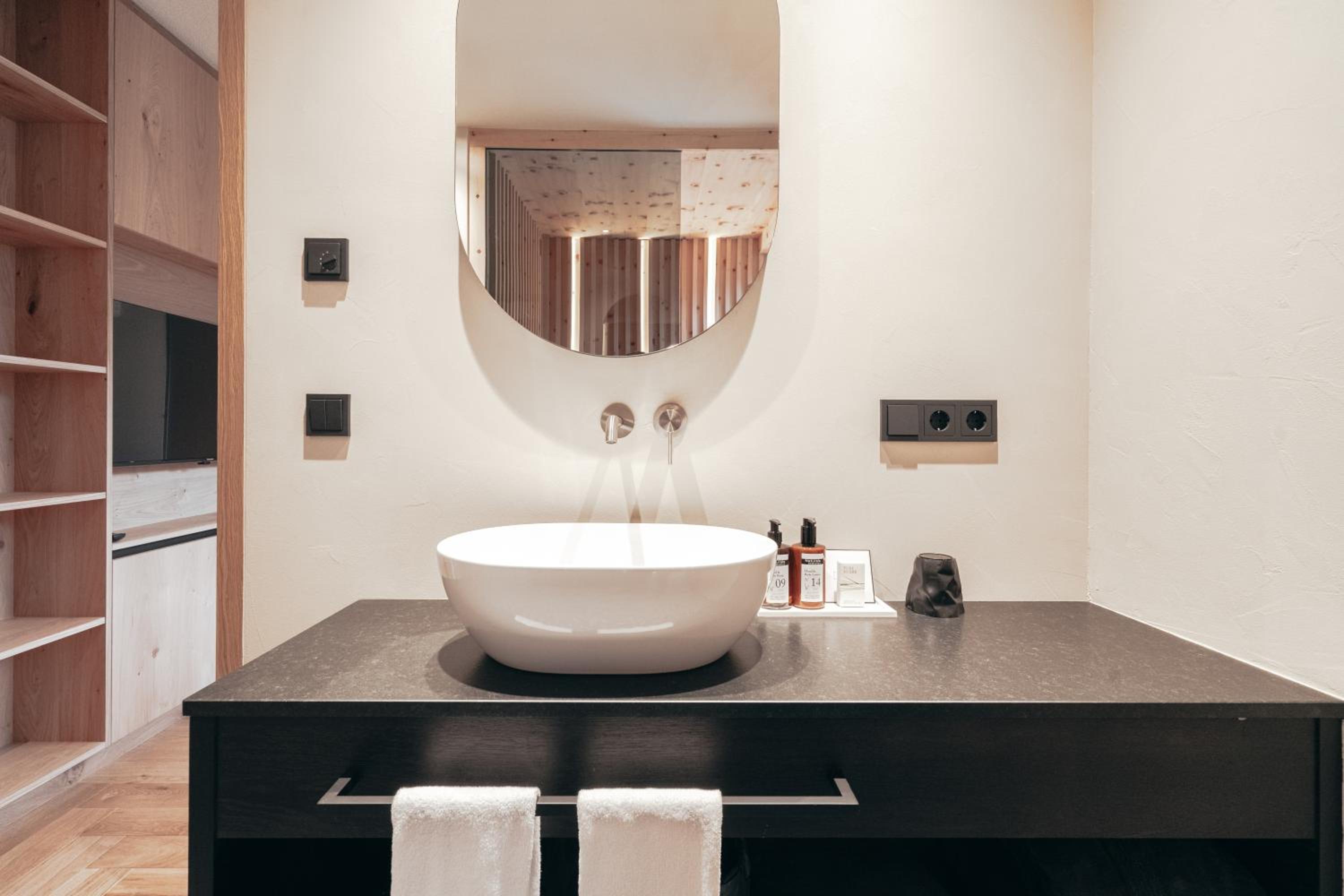 Suite with Sauna - Photo 3
