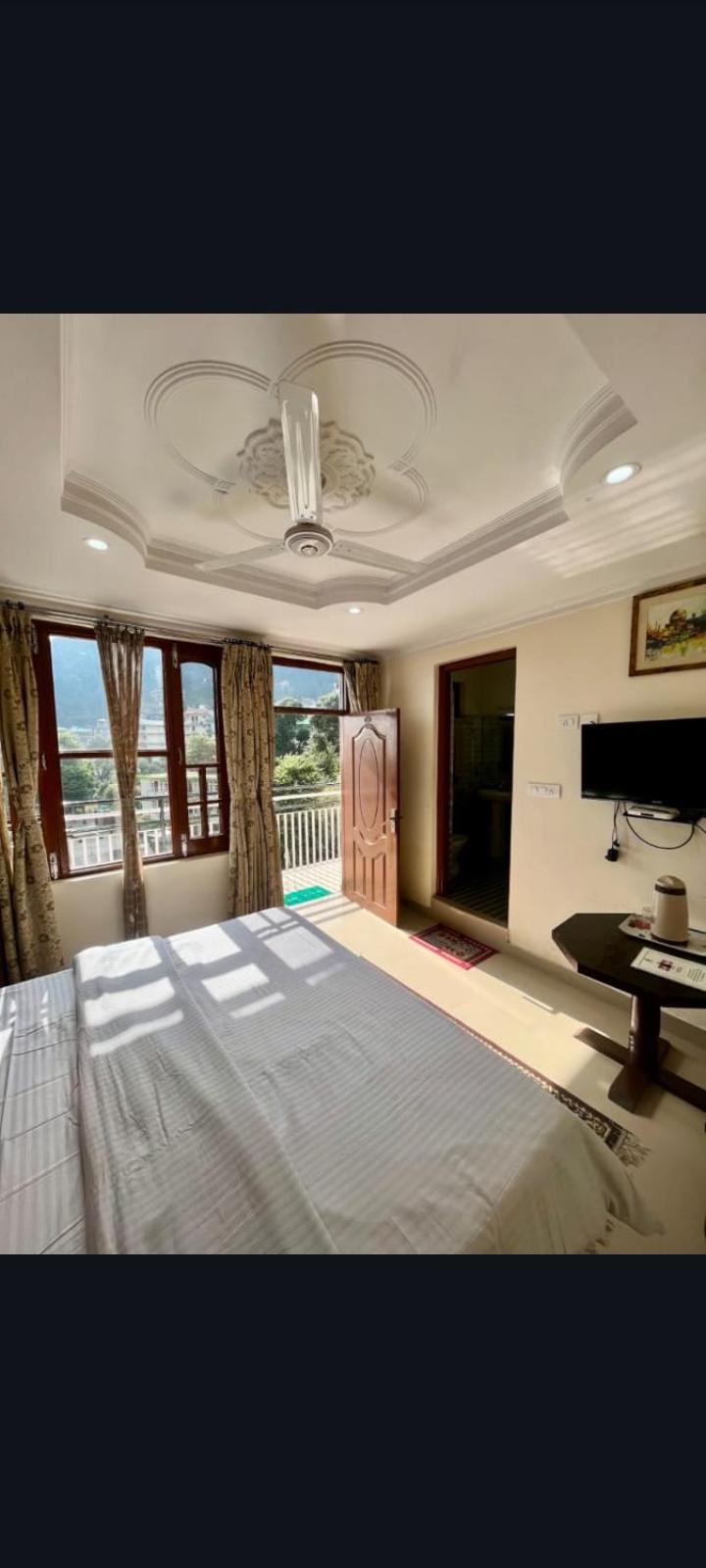 Double Room with Mountain View