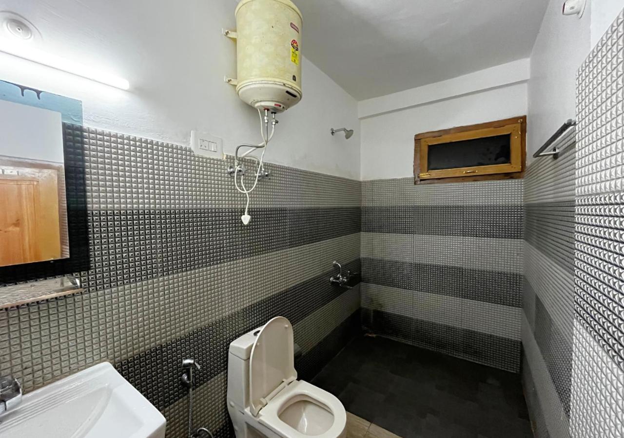 Standard Double Room - Photo 3