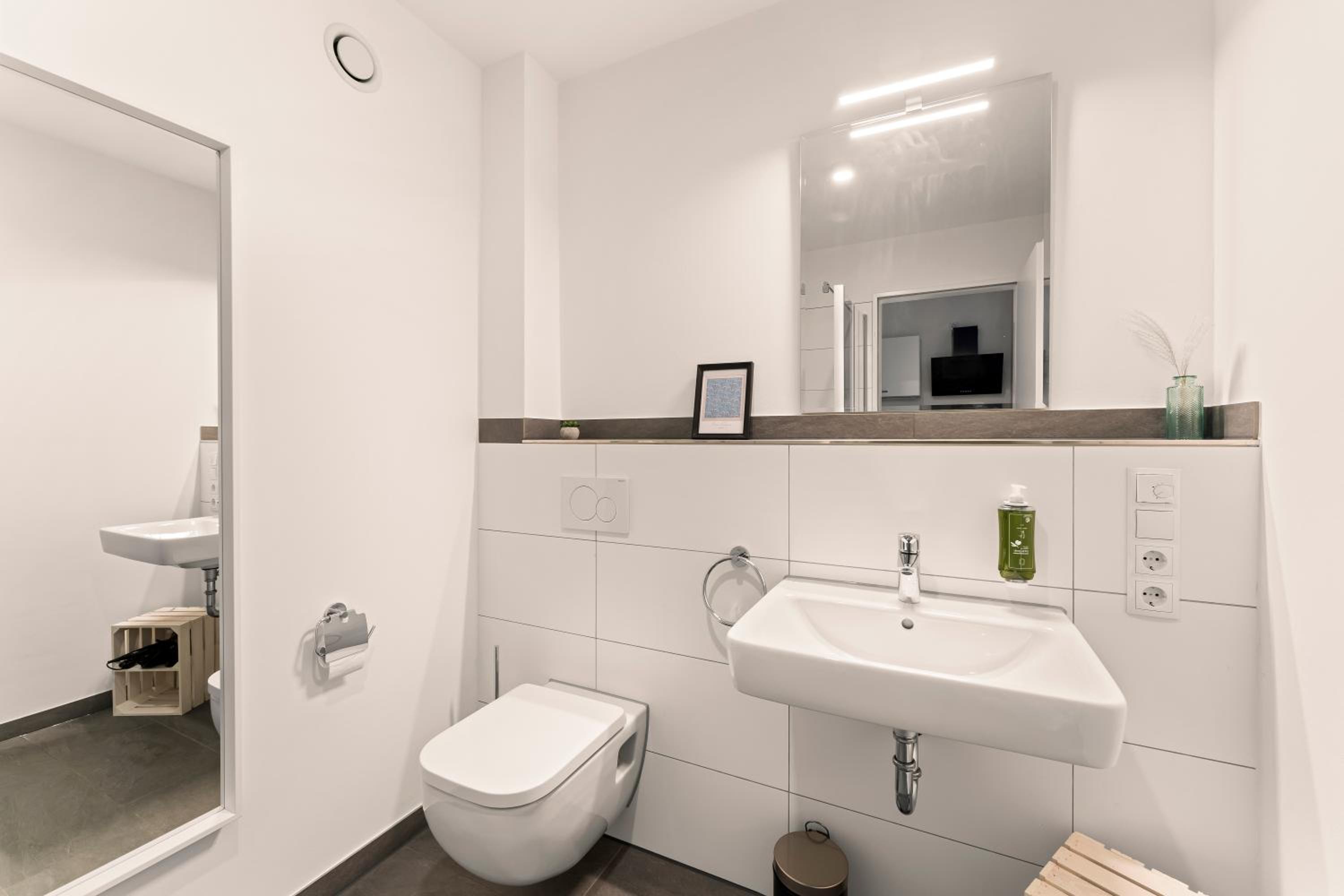 Apartment photo 2