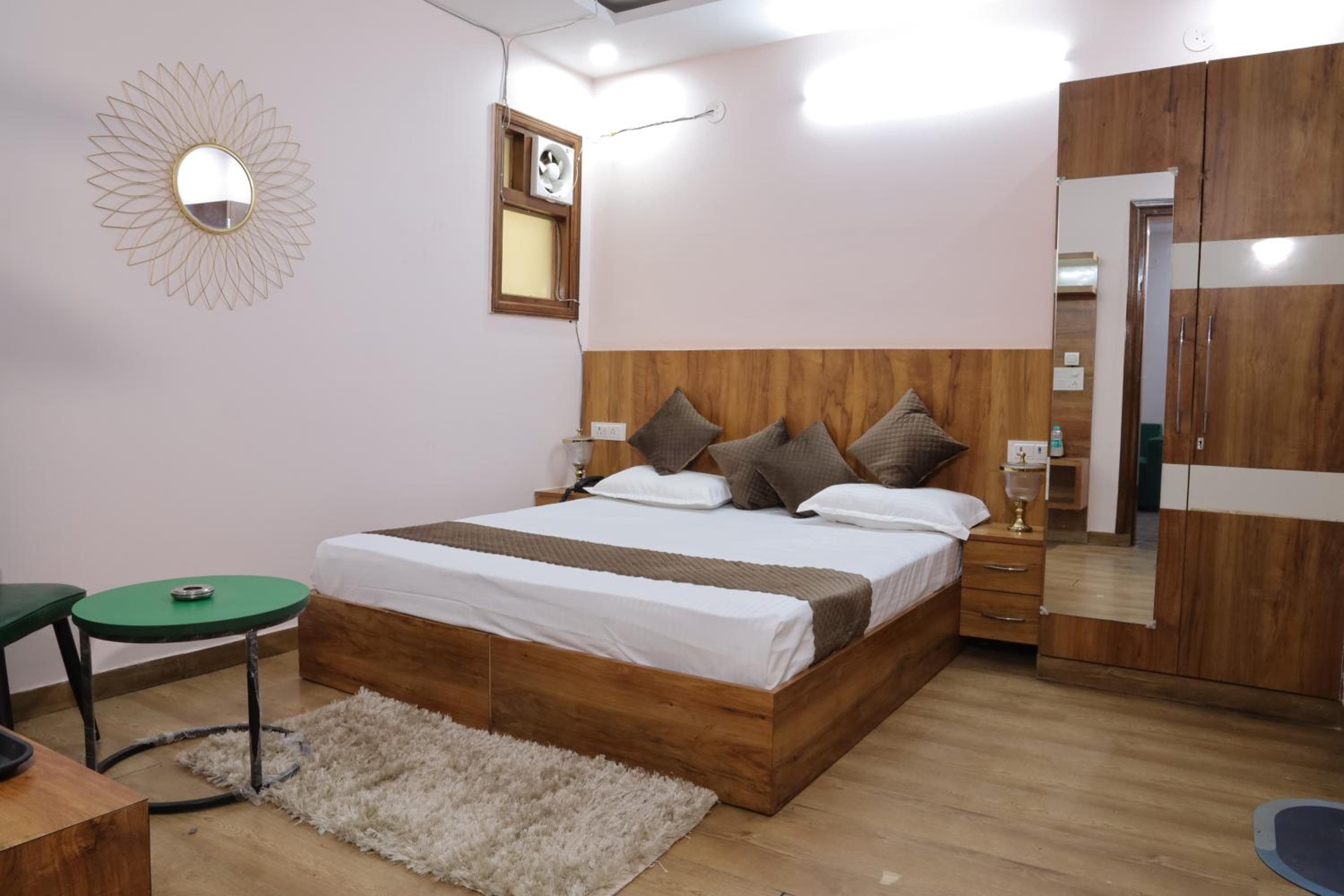 Standard Double Room - Photo 7