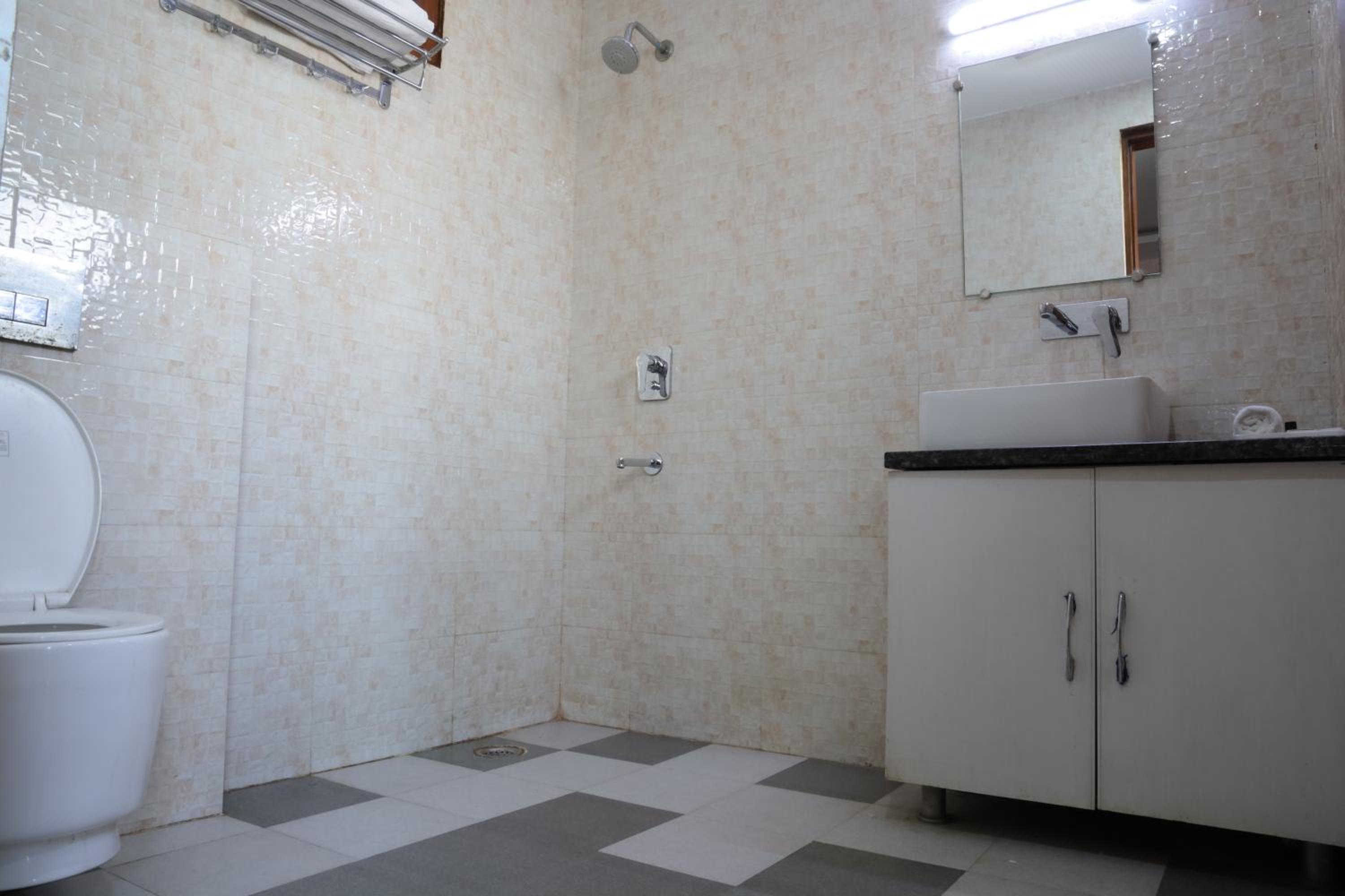 Standard Double Room - Photo 4