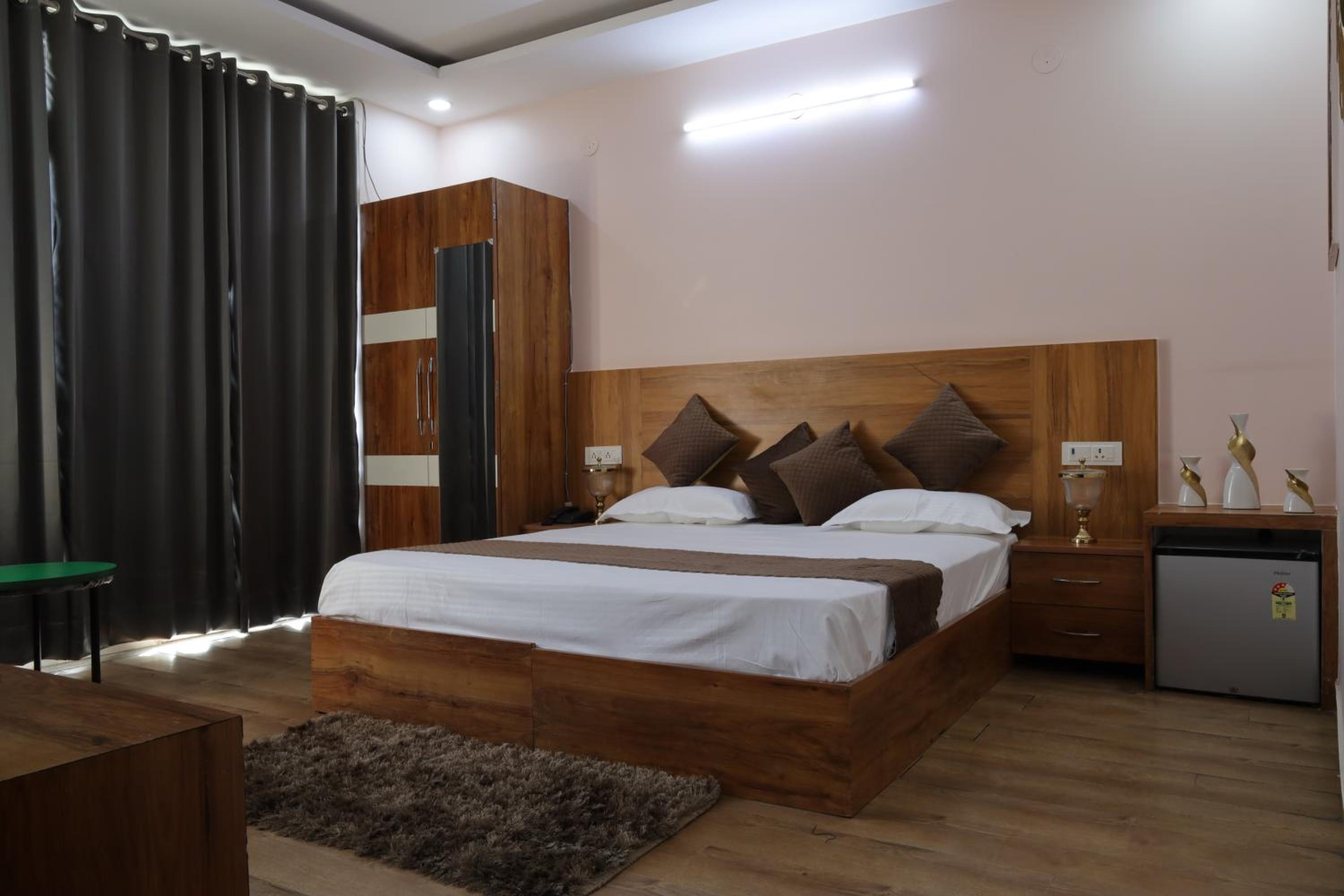 Deluxe Double Room with Balcony