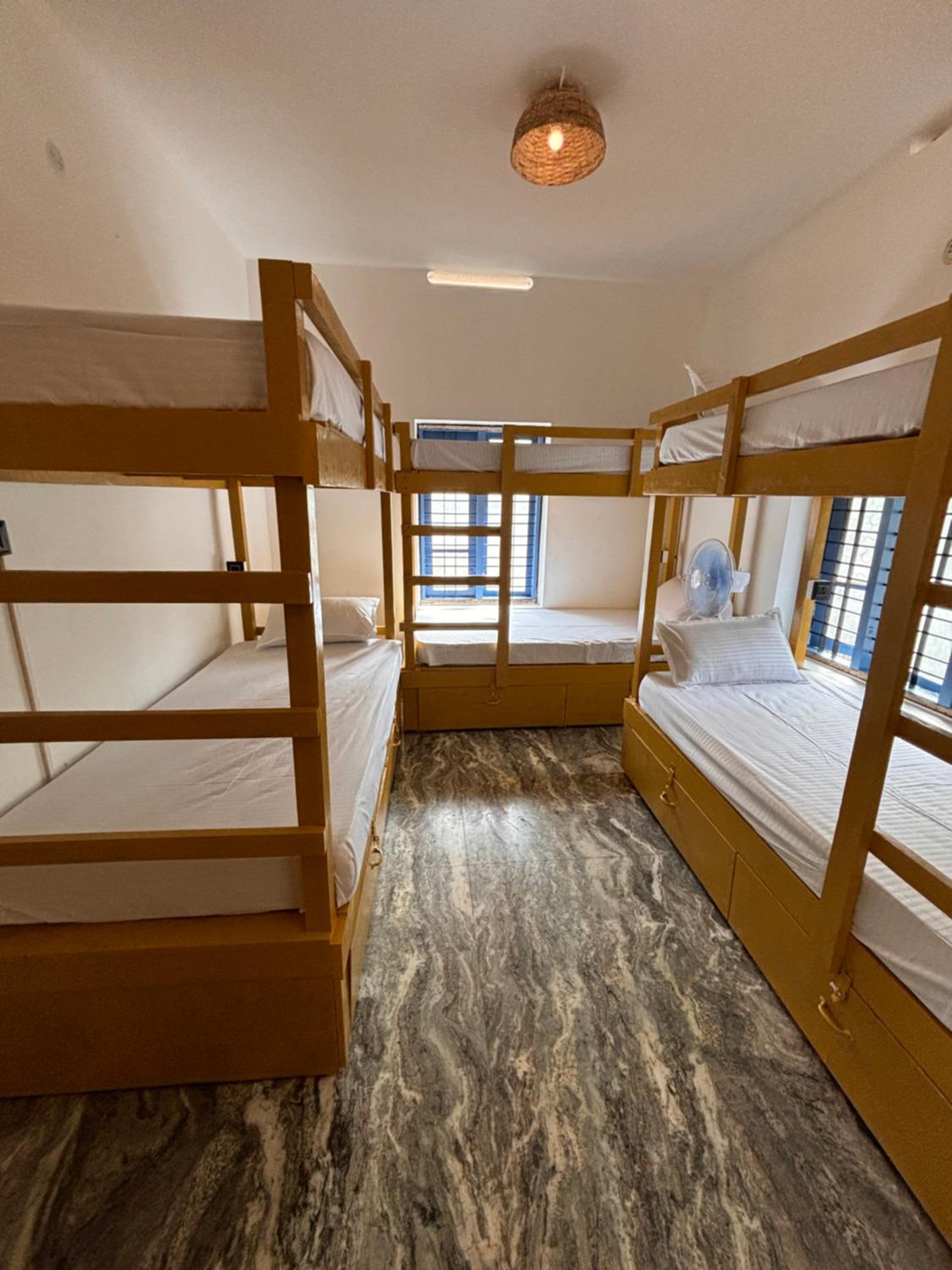 Bed in 6-Bed Mixed Dormitory Room photo 1