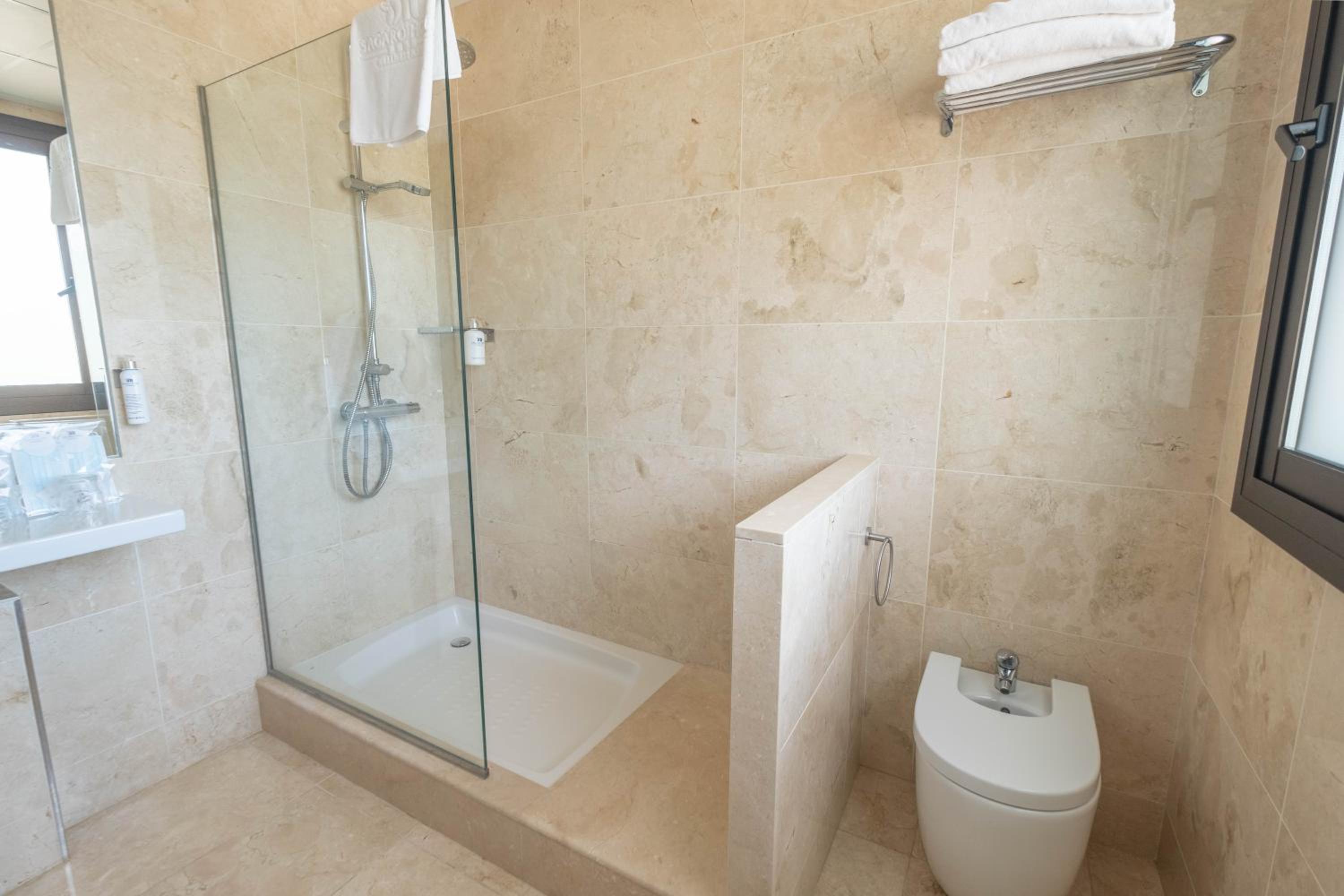 Habitación Doble con Vista a la Piscina