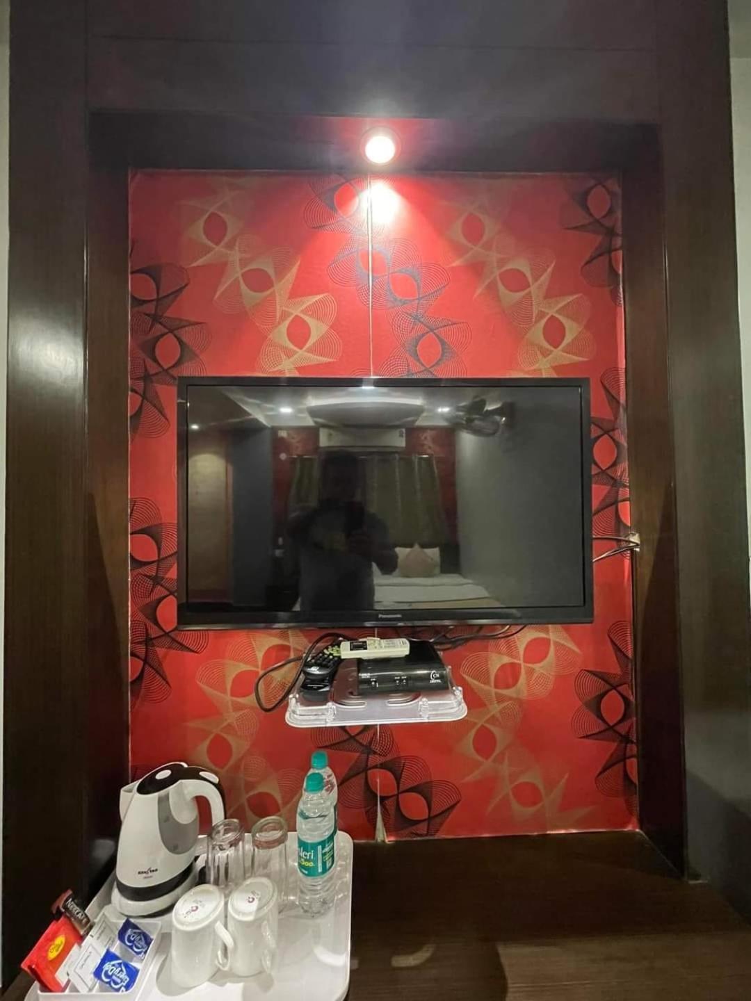 Double or Twin Room with Private Bathroom photo 3