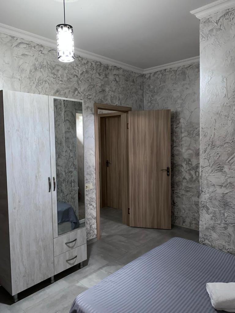 Studio Apartment photo 1