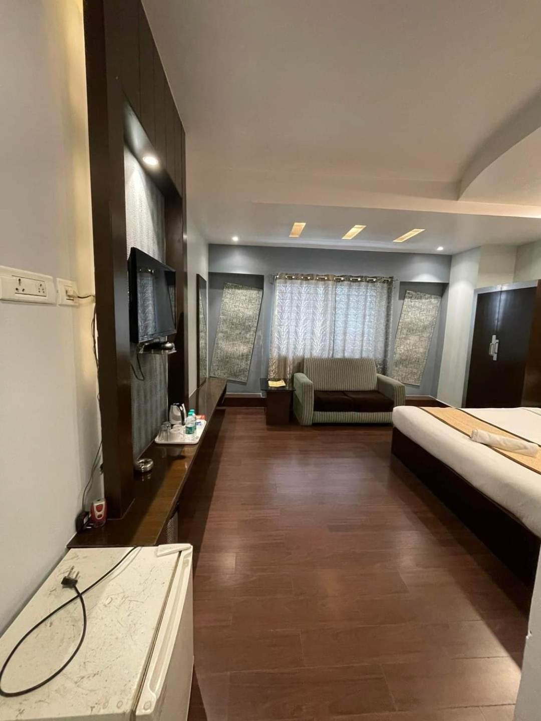 Deluxe King Room photo 3
