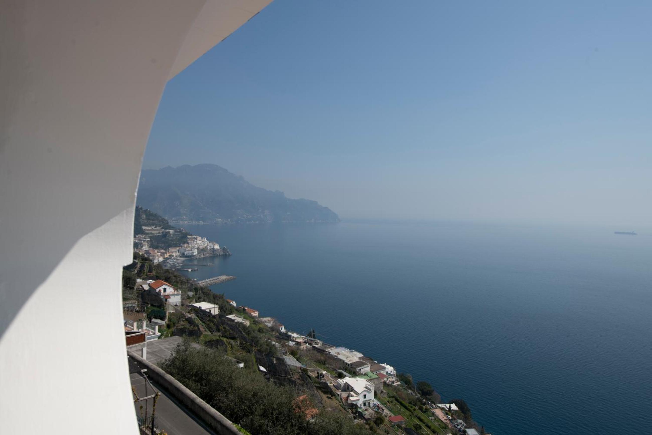 Superior Room with Sea View - Photo 2