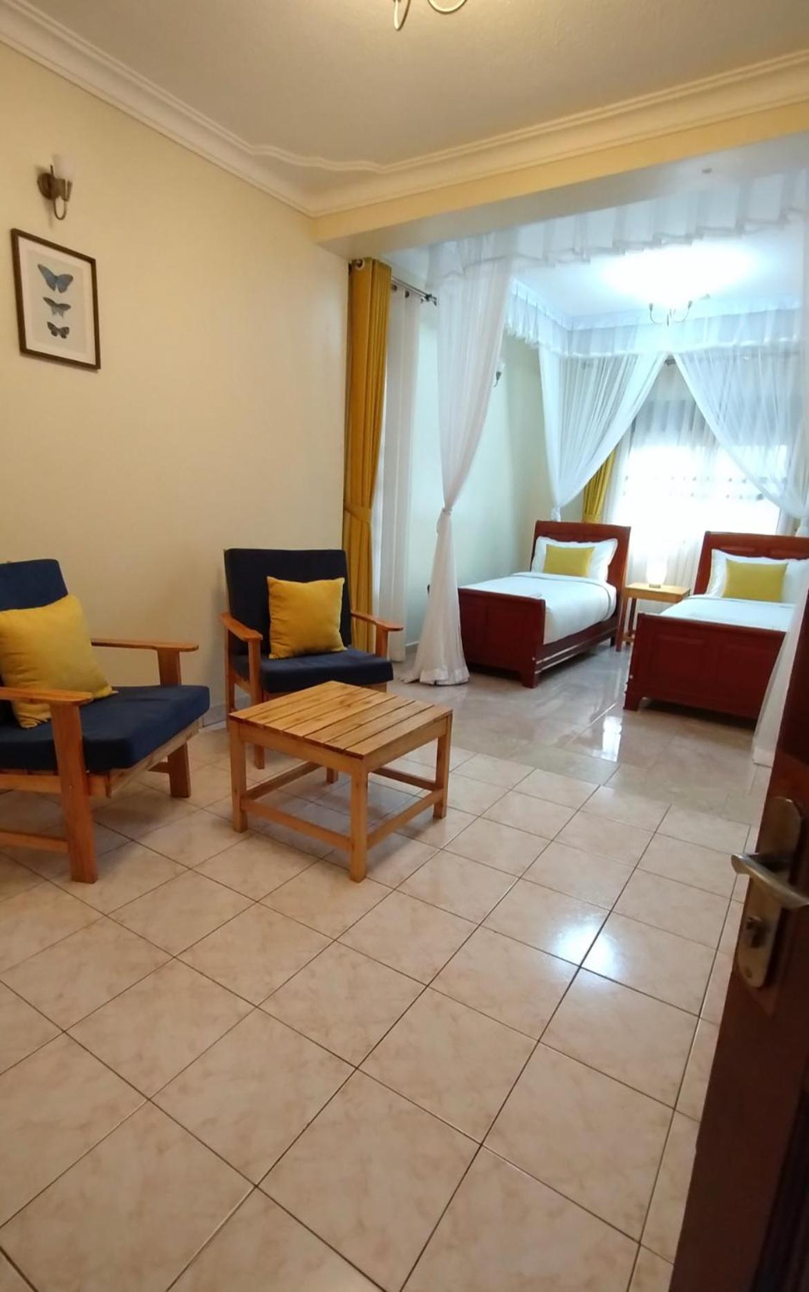 Villa photo 3