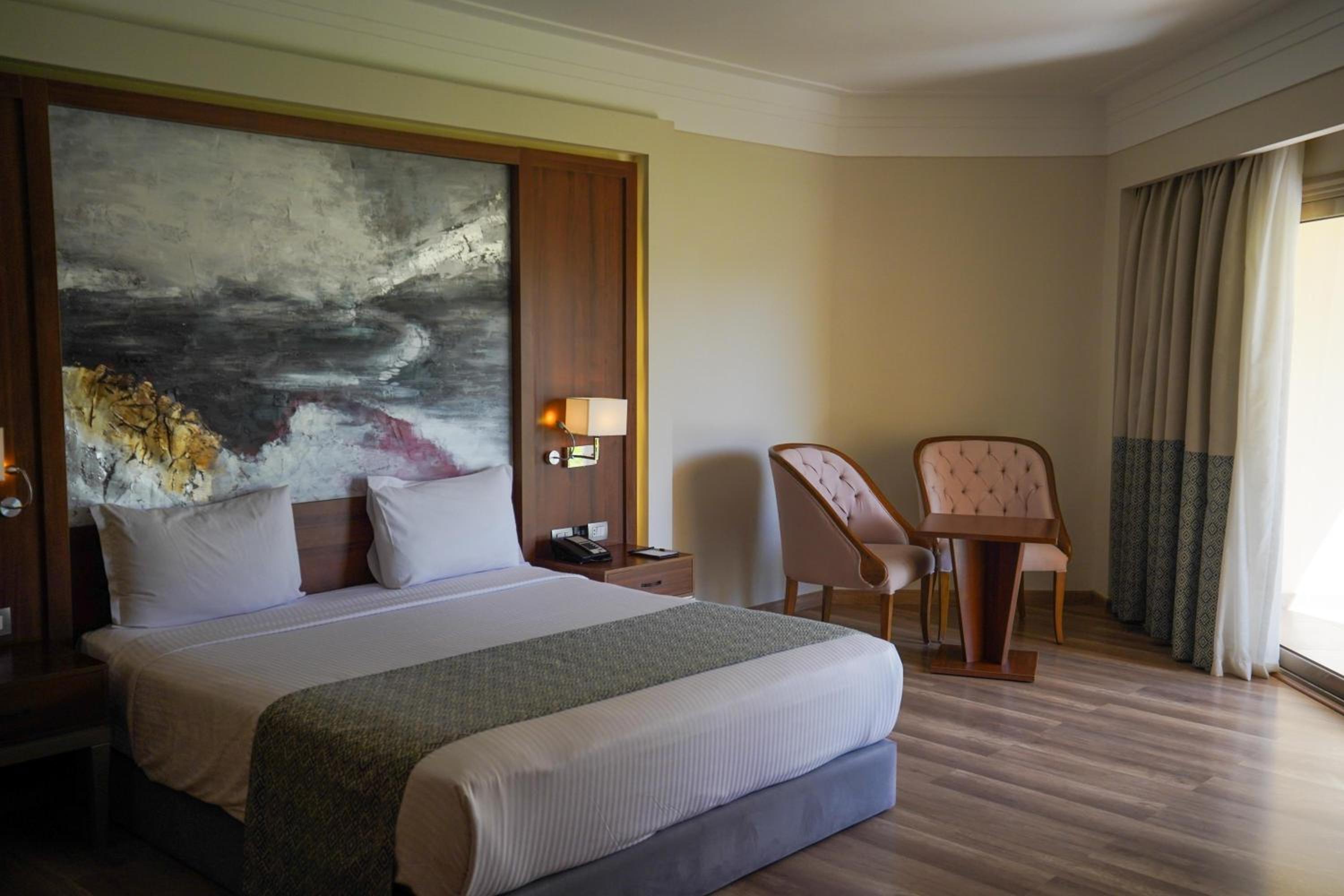 Lagoon Suite