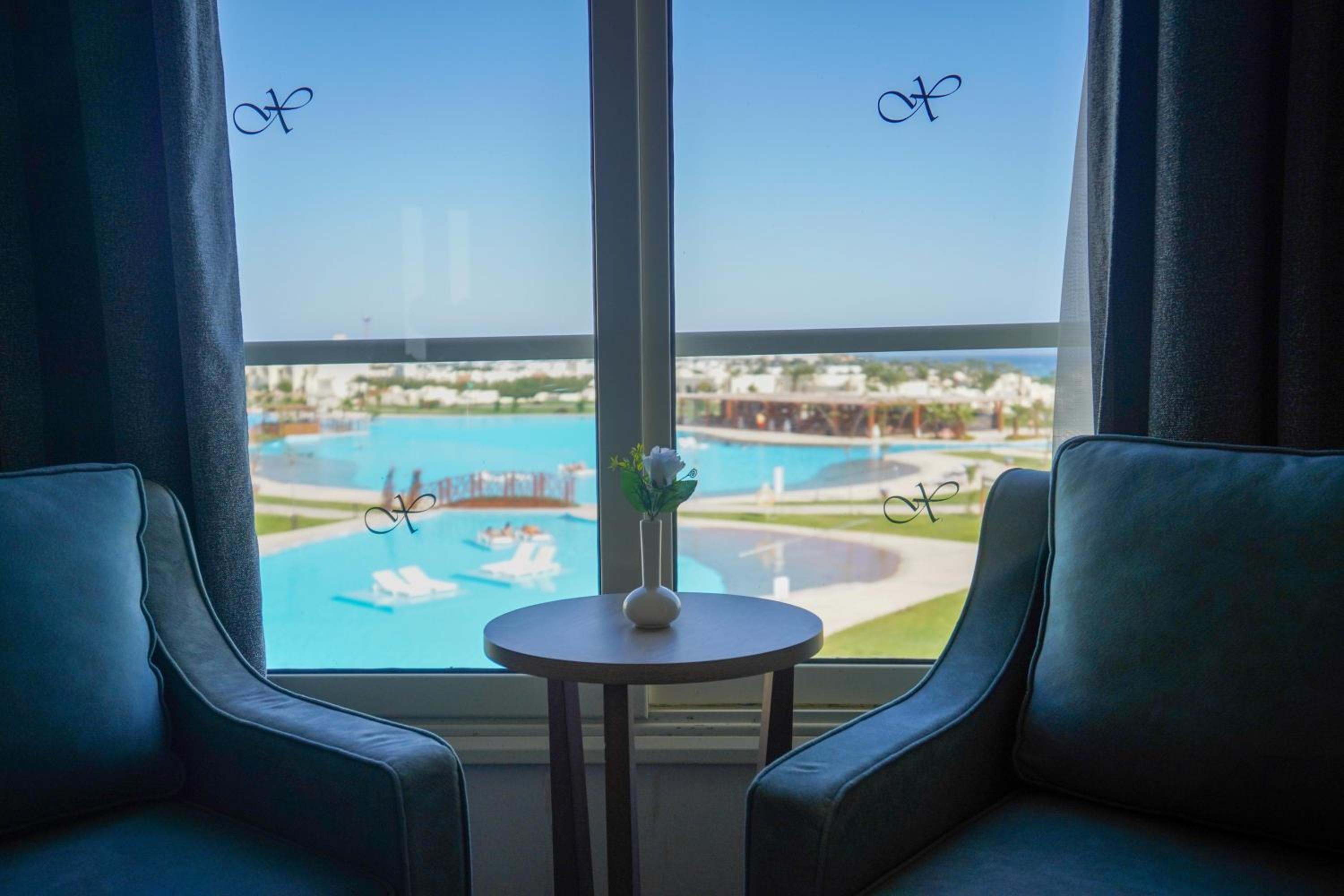 Junior Suite Swim Up