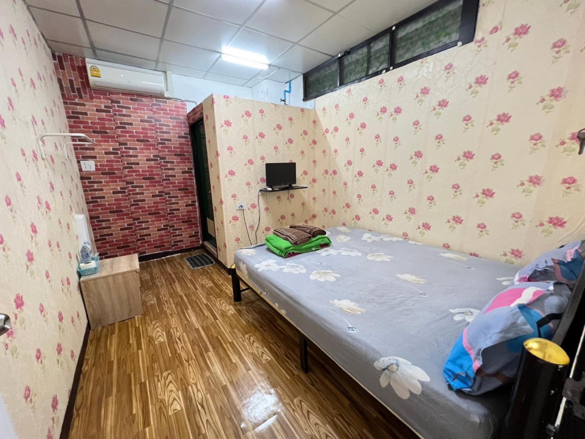 Double Room with No Window photo 2