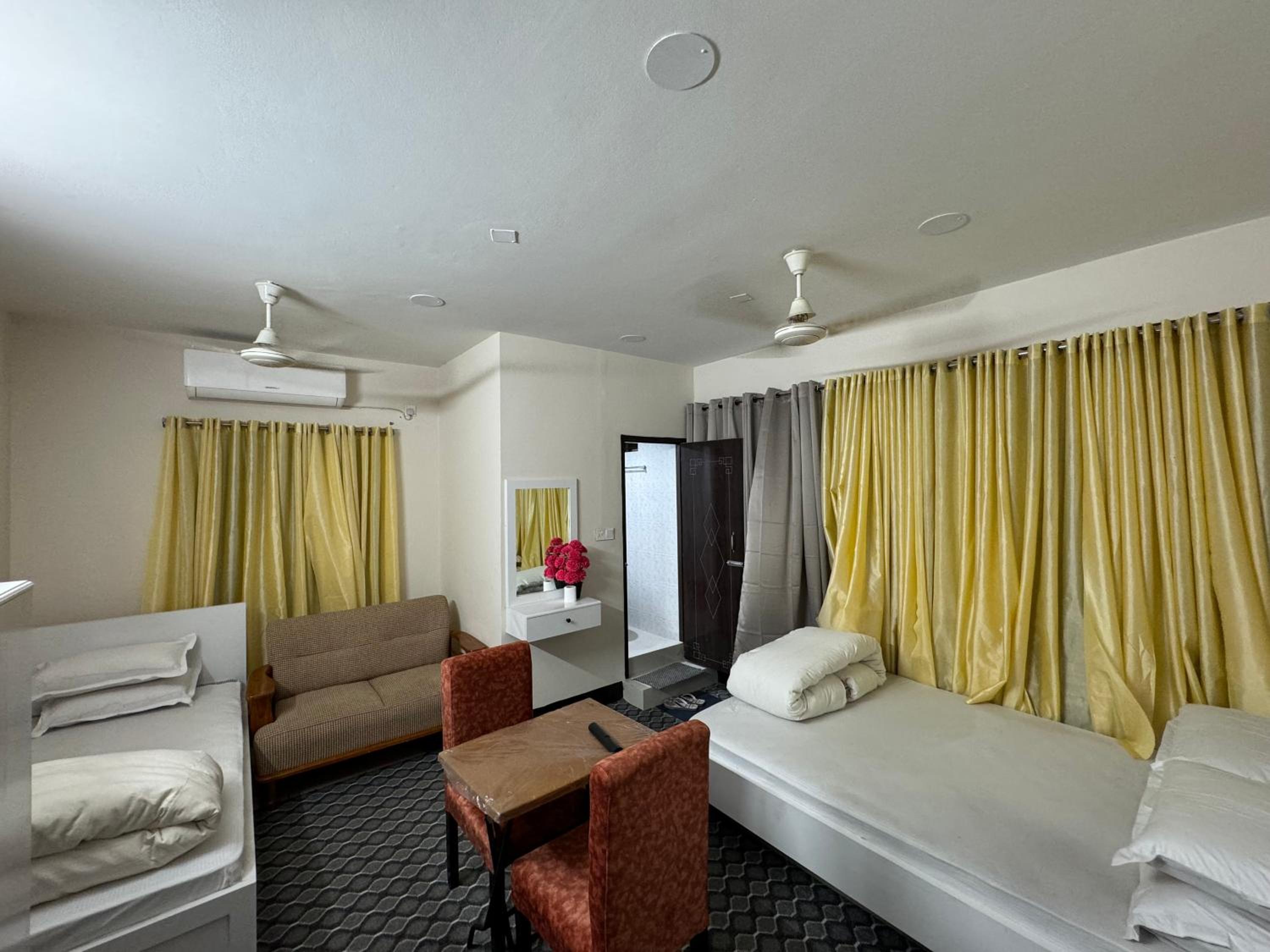 Superior Triple Room photo 3