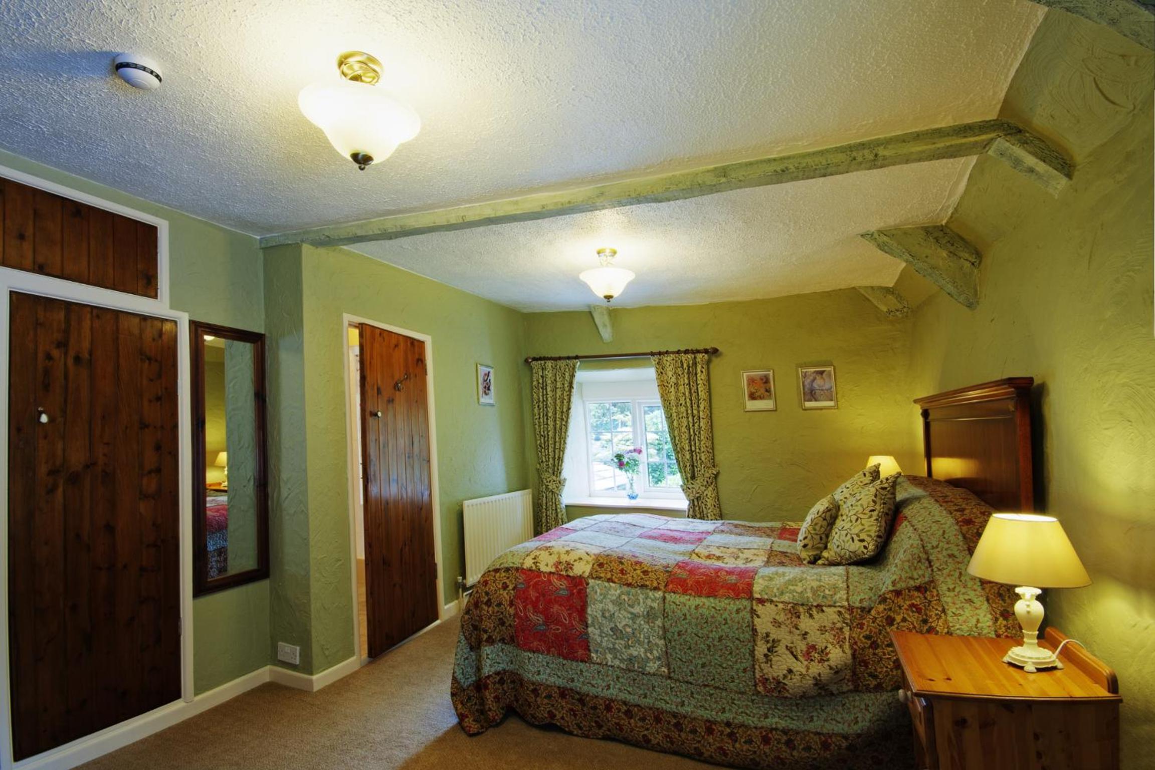 Classic King Room - Photo 4