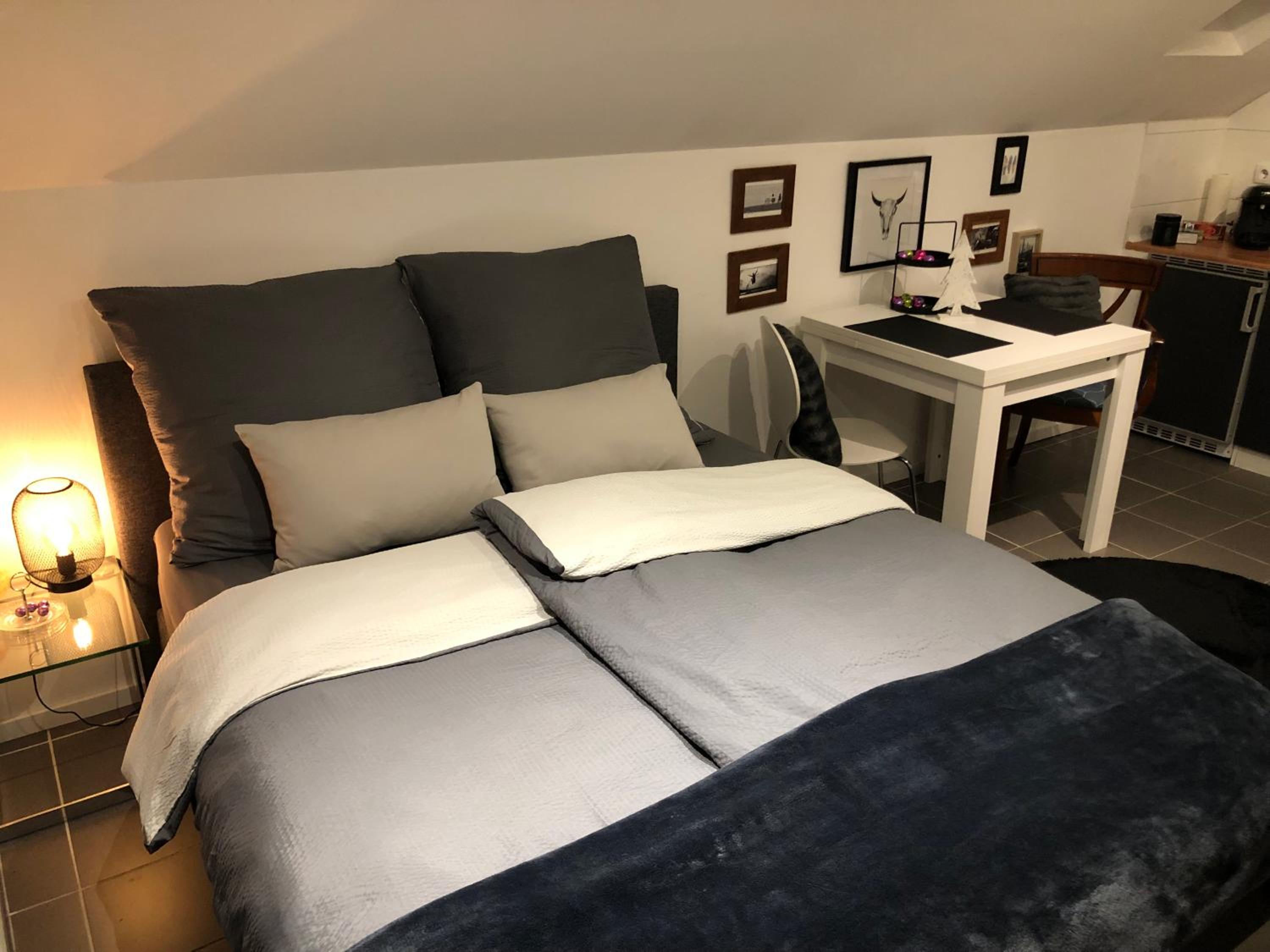 One-Bedroom Apartment photo 1