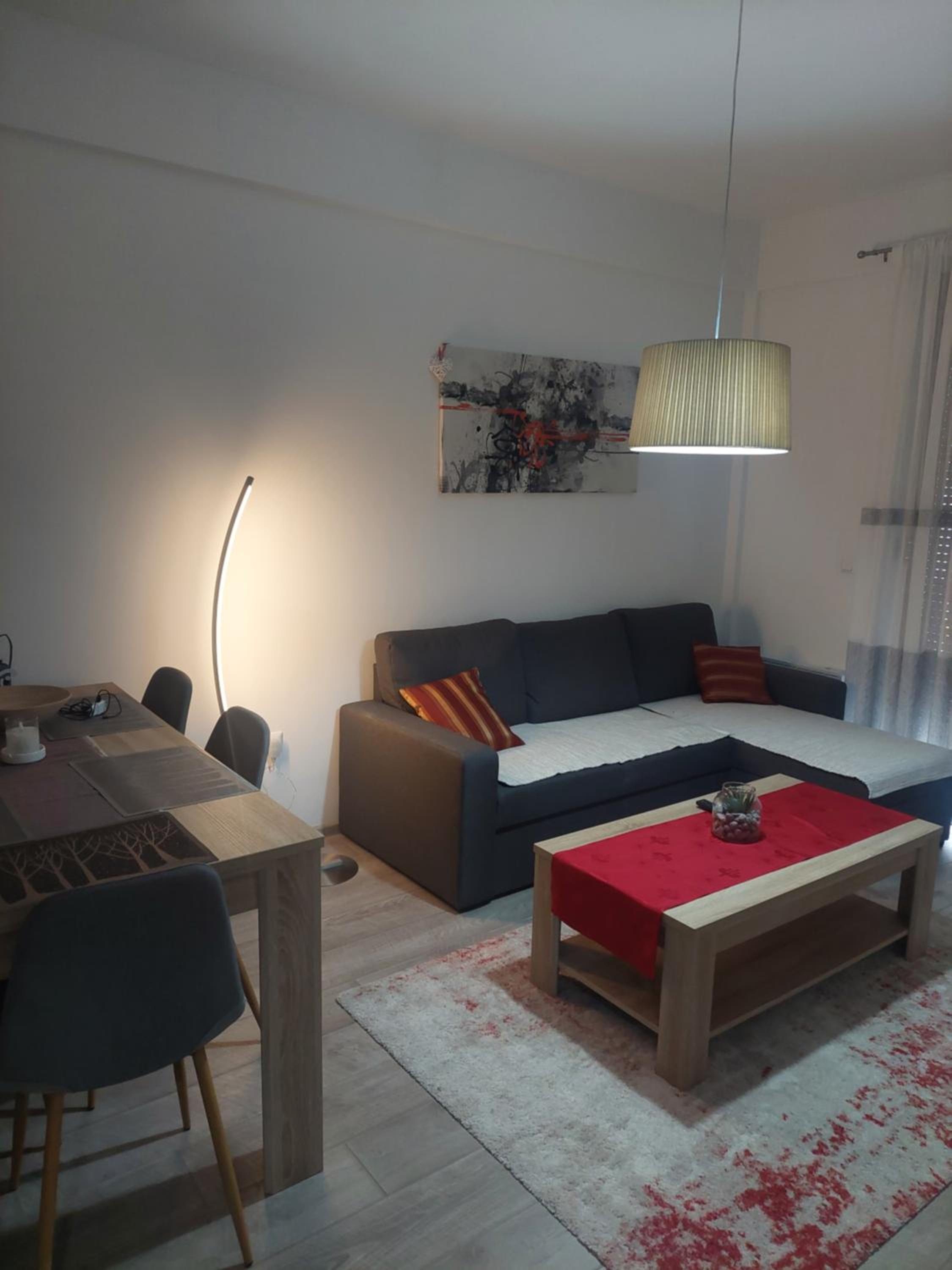 One-Bedroom Apartment photo 1